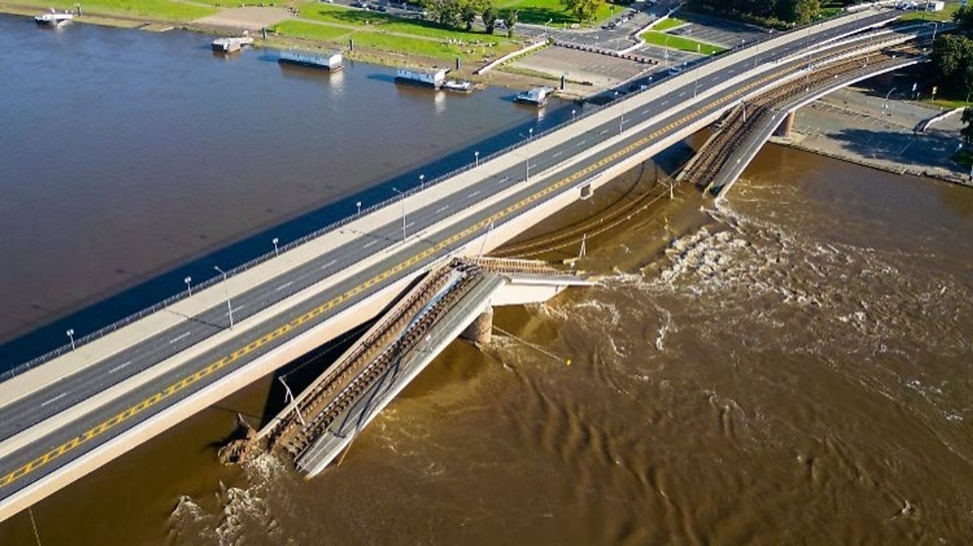 Eingestürzte Brücke in Dresden