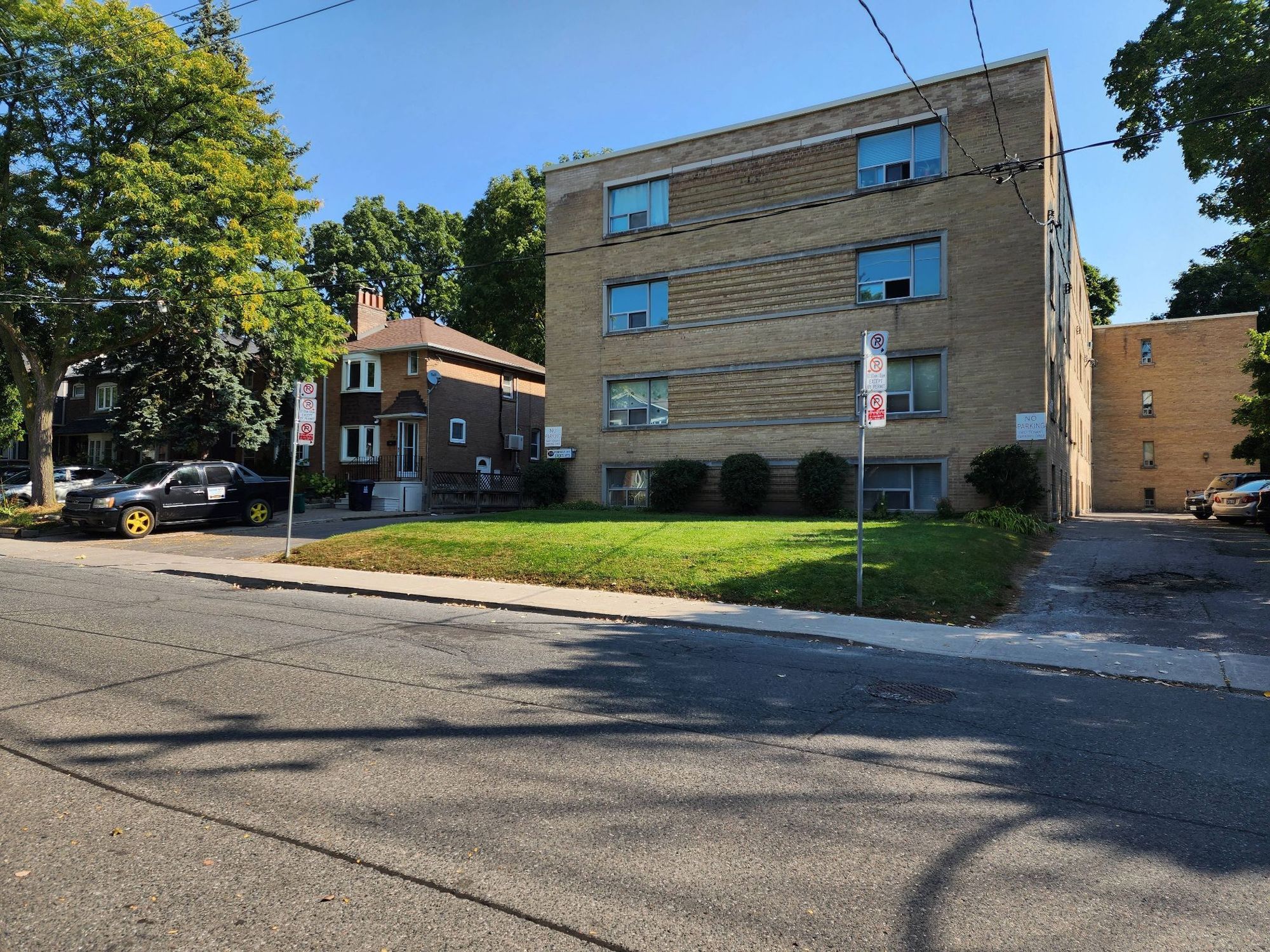 A 3.5 storey brick apartment building.