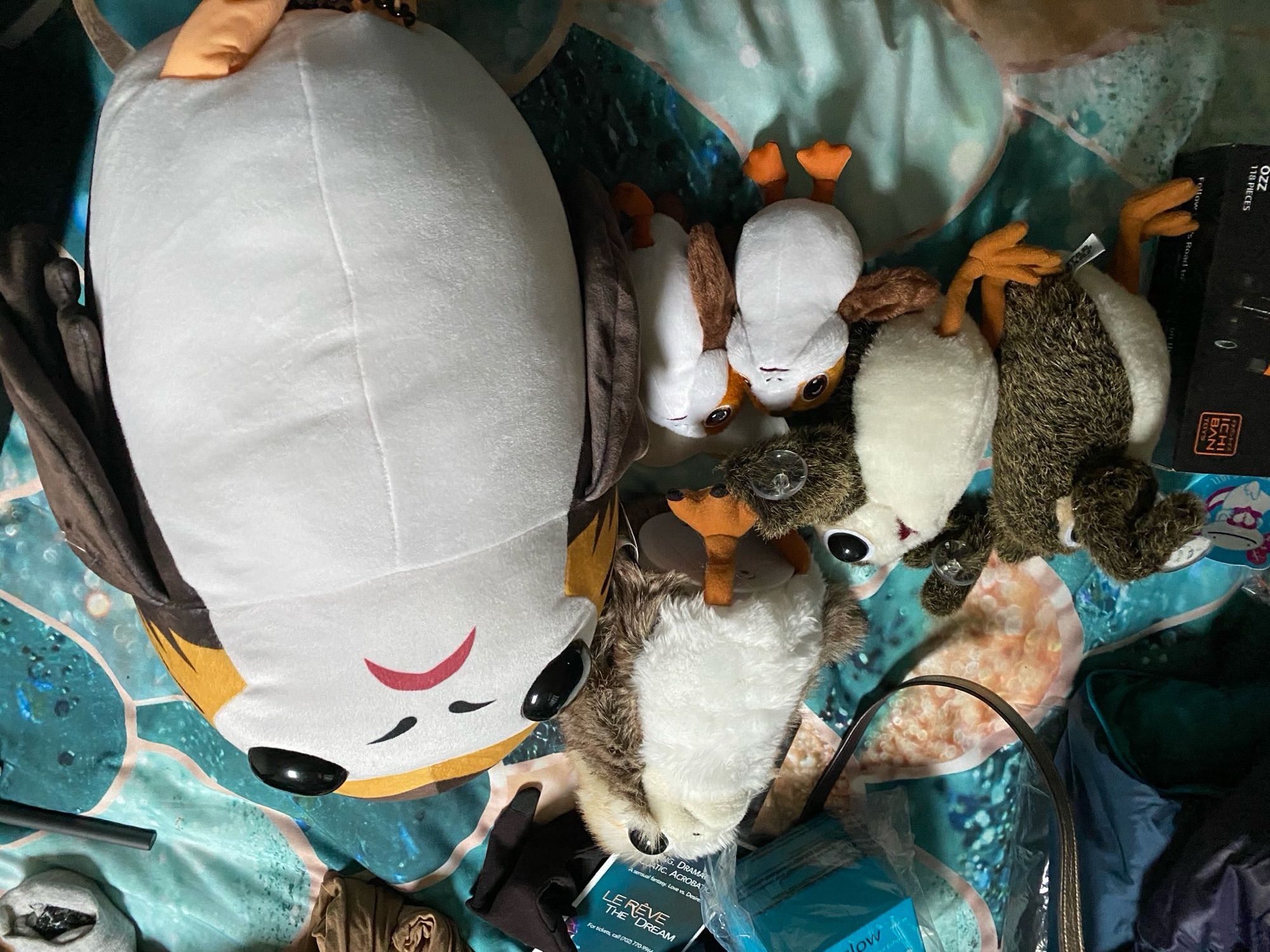 A pile of porg plushy