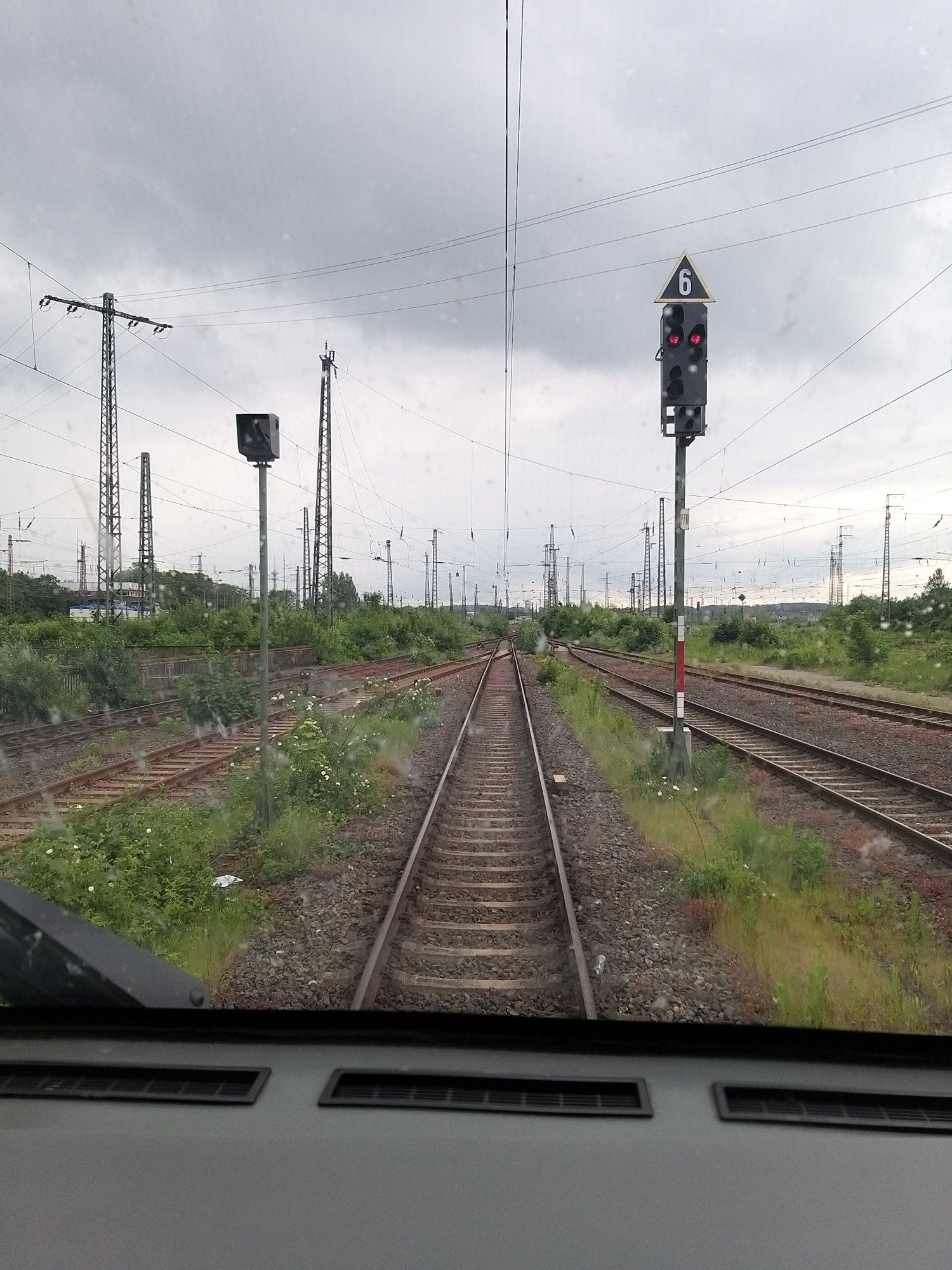 Halt in Gleis (7)11 in Hamm Hbf