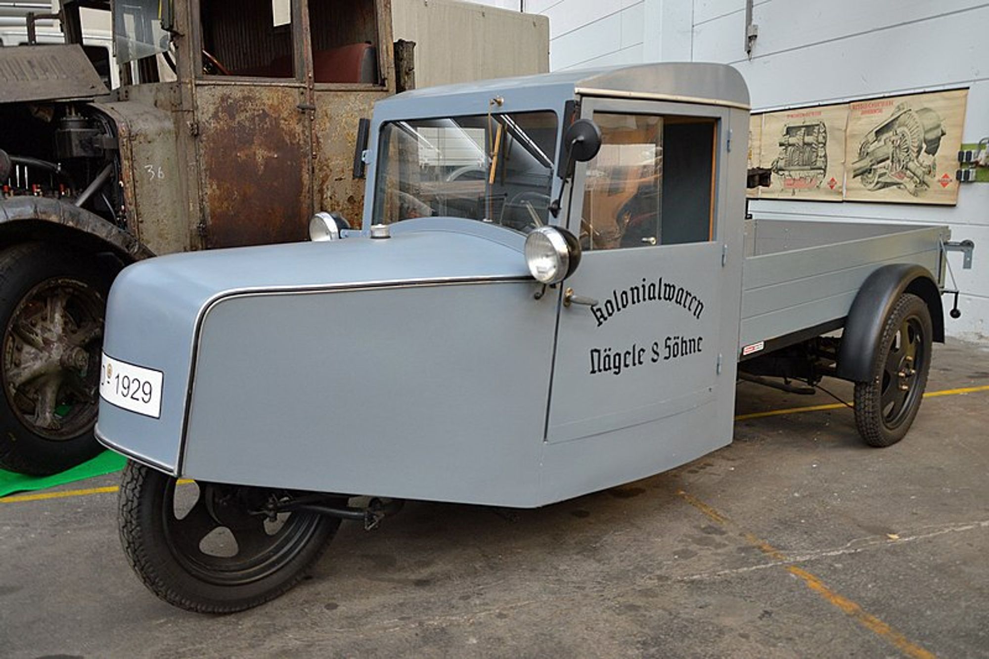 Foto de un Rollfix-Eilwagen, un mini camión de 3 ruedas de 1930.