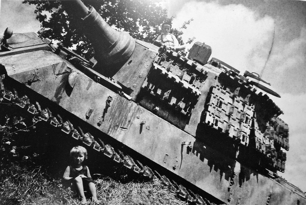 Panzerkampfwagen VI Tiger II Ausf. B (Sd.Kfz. 182)
