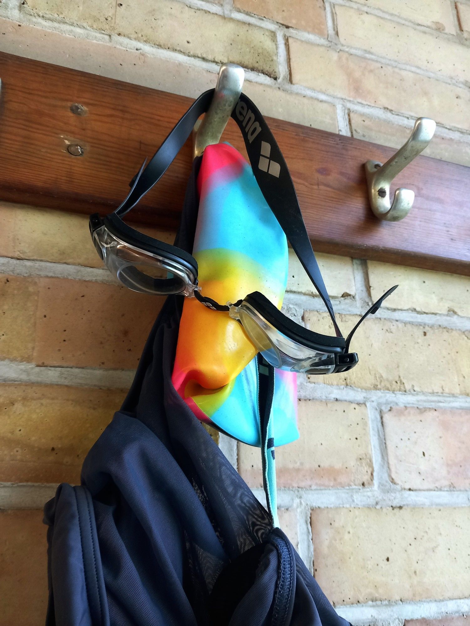 Haken sammelumkleide schwimbrille und kappe