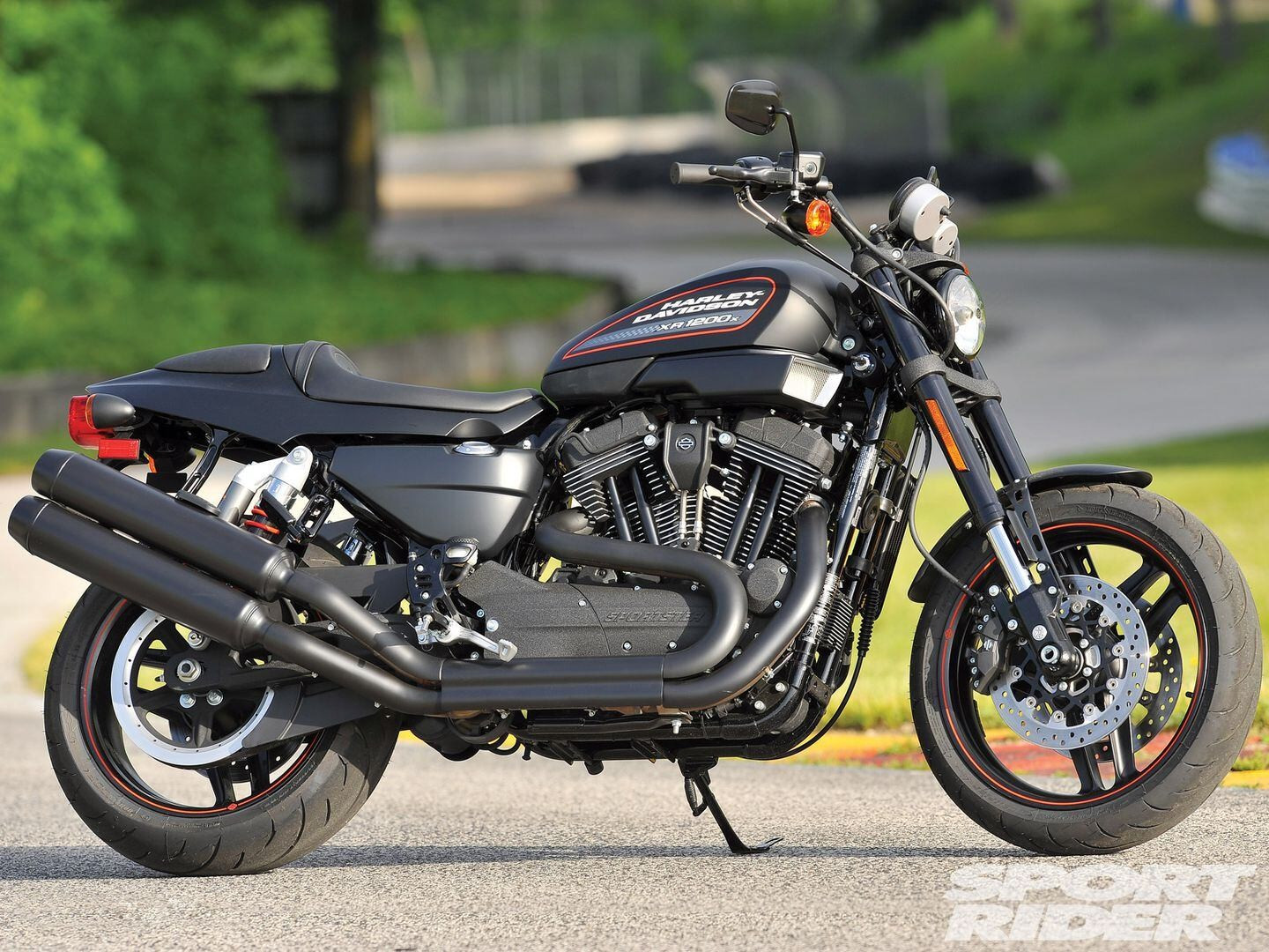 Harley Davidson XR1200X in black