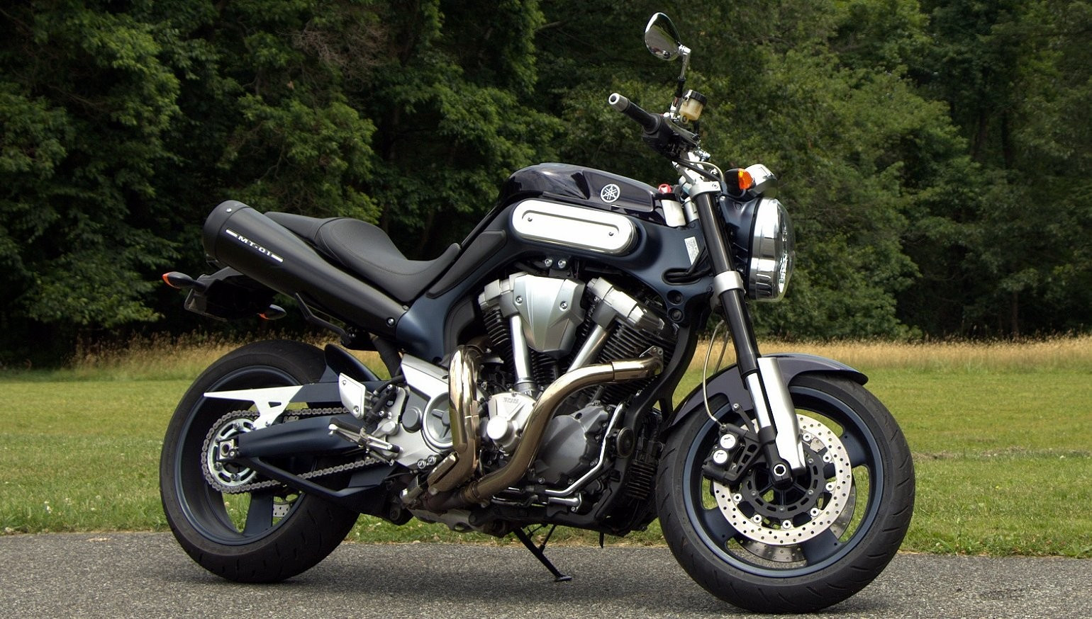 Yamaha MT-01 motorcycle