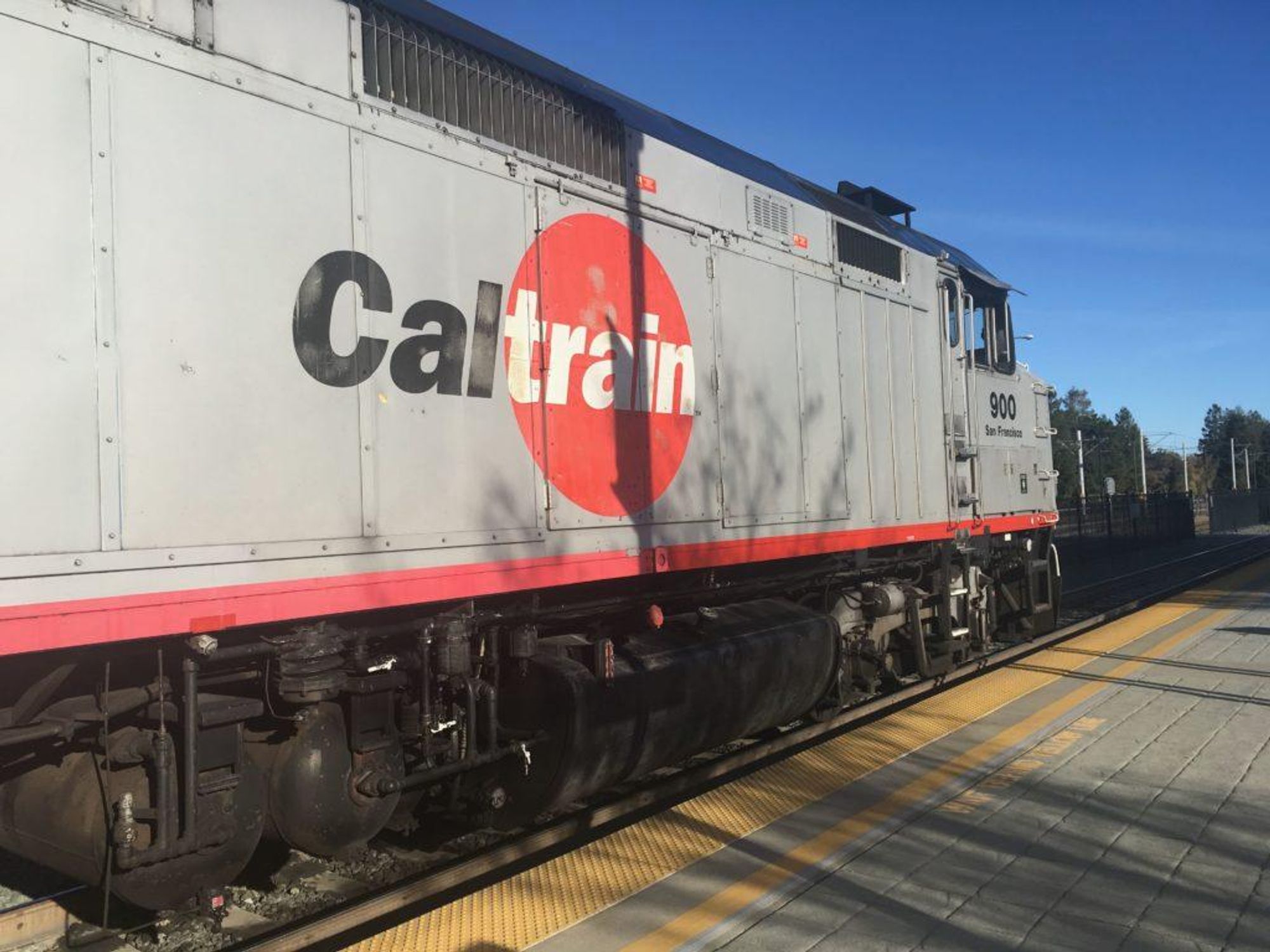 Flank of a F40PH Diesel Locomotive with the Caltrain Logo