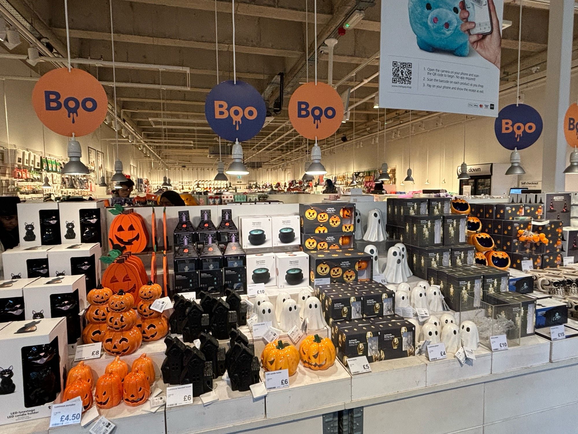 Finally, Halloween! (Tesco has already gone full Christmas) This is the Danish everything shop that often has useful and/or quirky items.