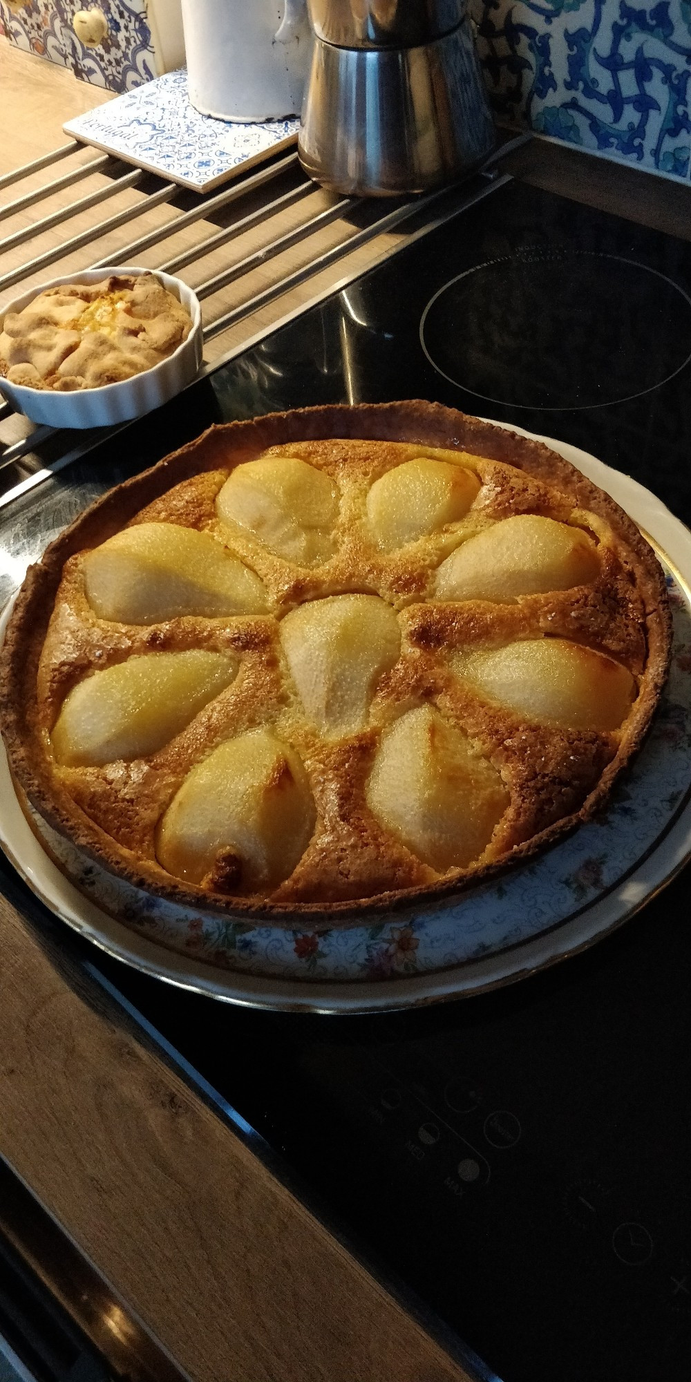 Tarte poire Amandine sur pâte sablée.