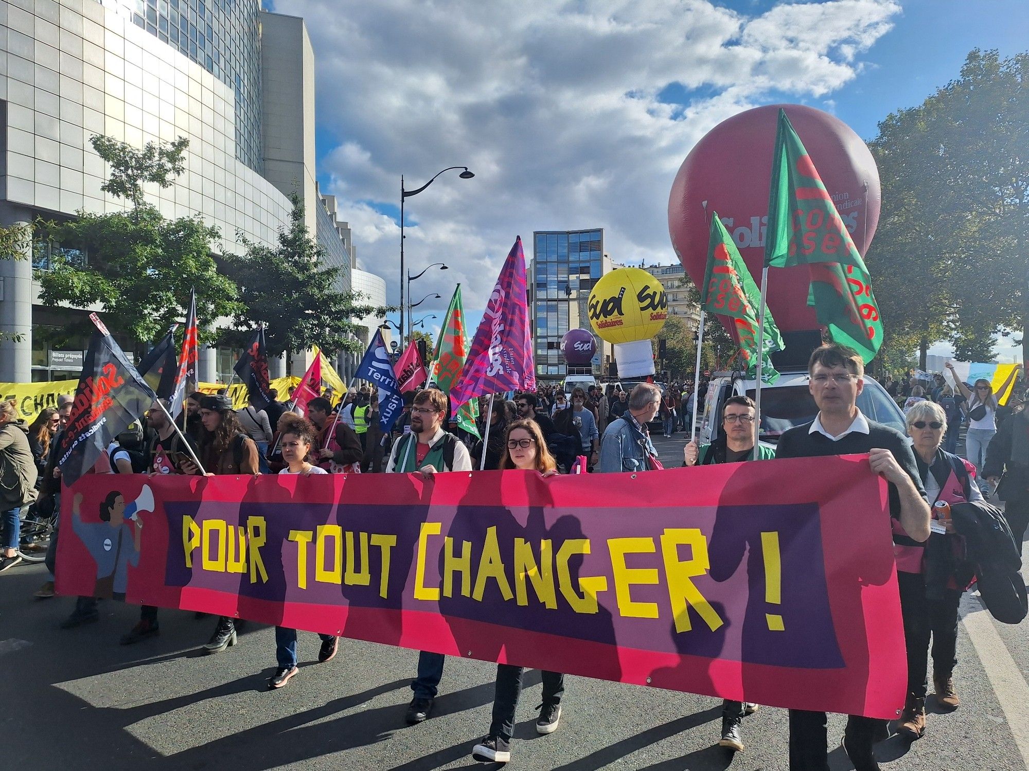 Banderole Solidaires "pour tout changer !"