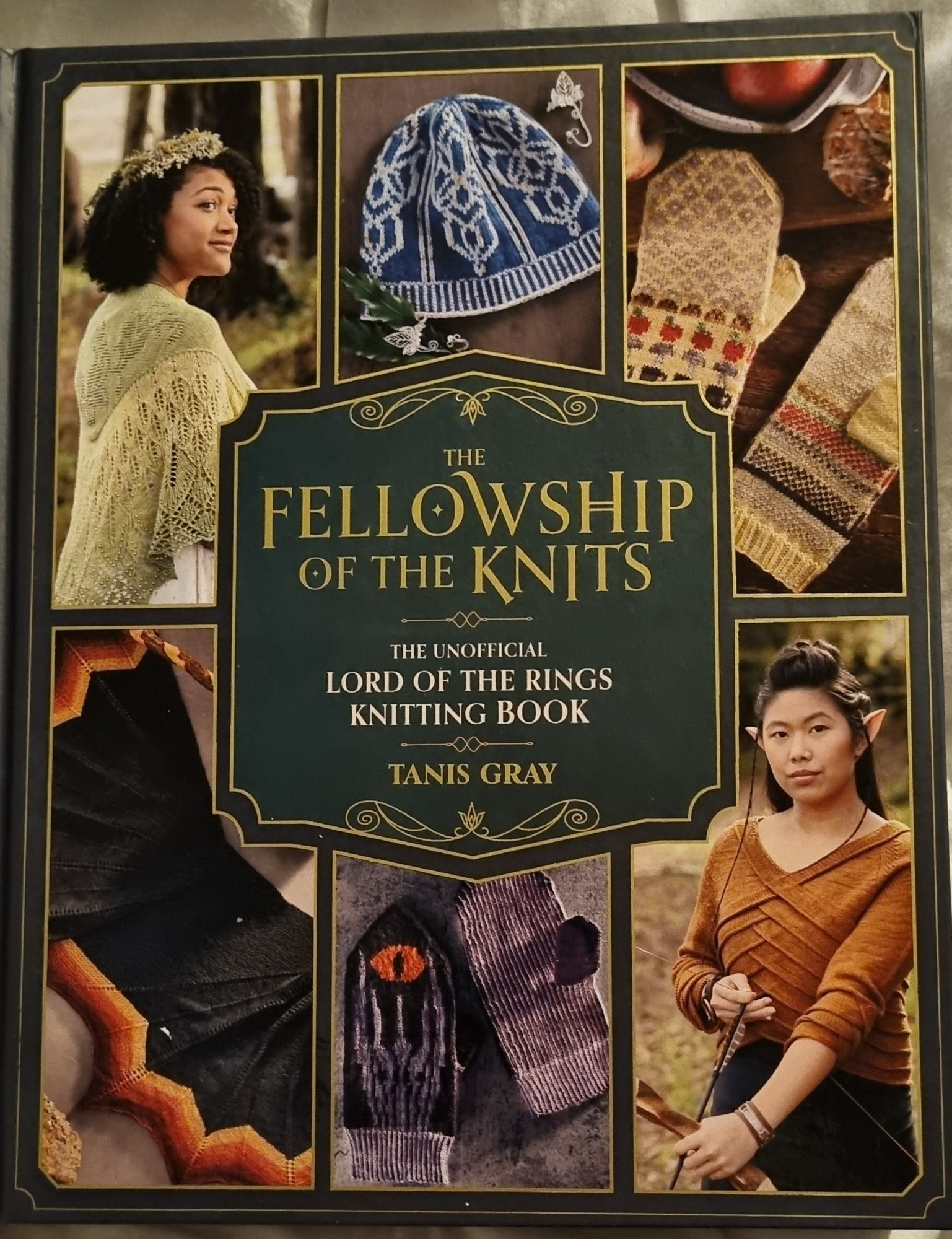 Book of Tolkien inspired knitting patterns.