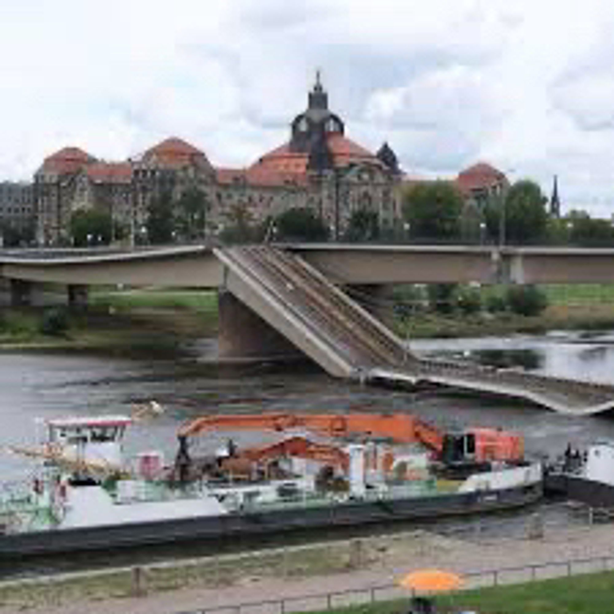 Die eingestürzte Dresdner Brücke