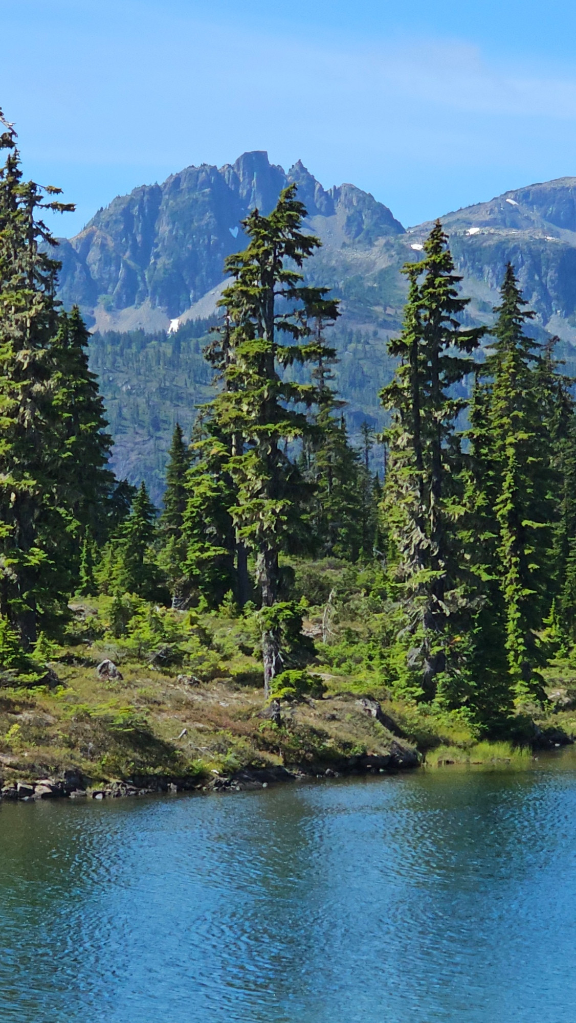This mountain is called Castlecrag. It was the perfect backdrop for this lake.