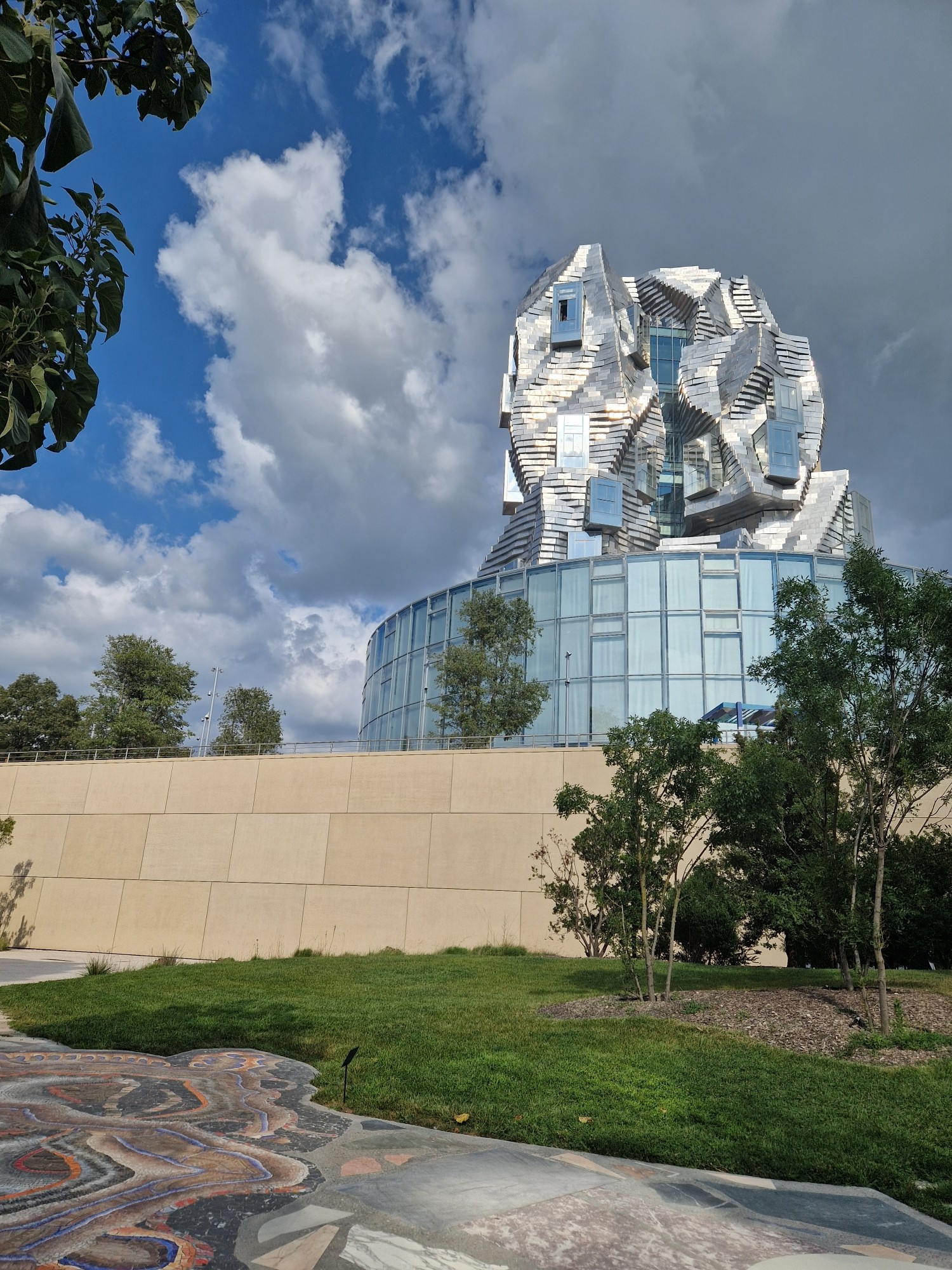 La tour LUMA, Arles par l'architecte Frank Gehry.
Bouches-Du-Rhône