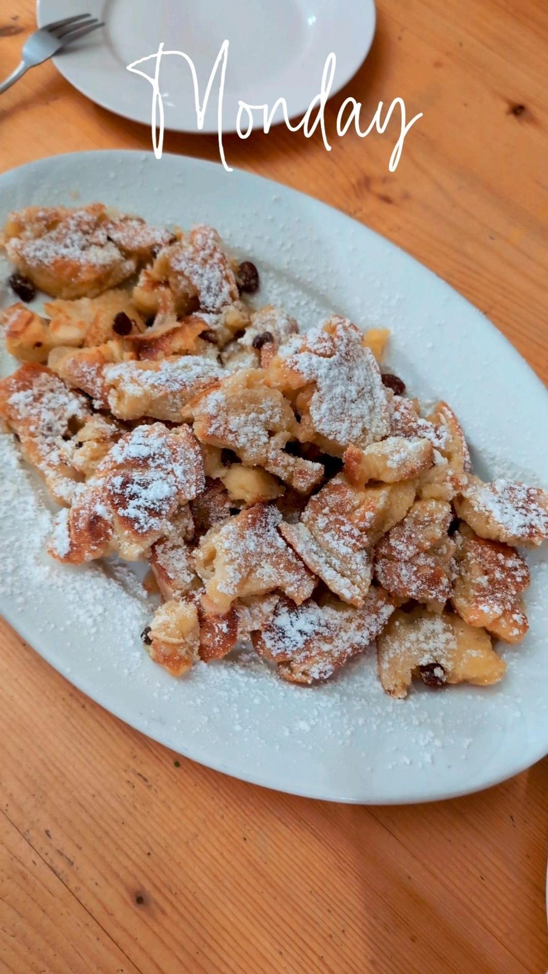 Ein Servierteller voll Kaiserschmarrn