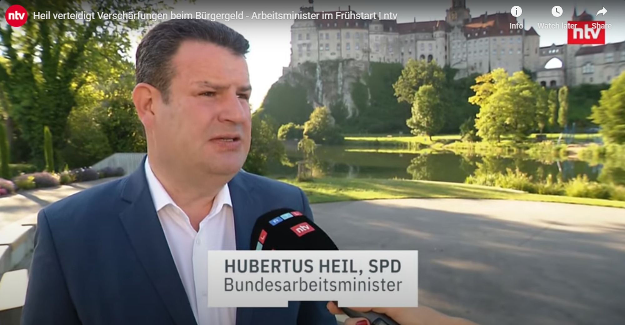 Hubertus Heil, Bundesarbeitsminister in einem Fernsehinterview vor der Kulisse des Hohenzollernschlosses Sigmaringen.