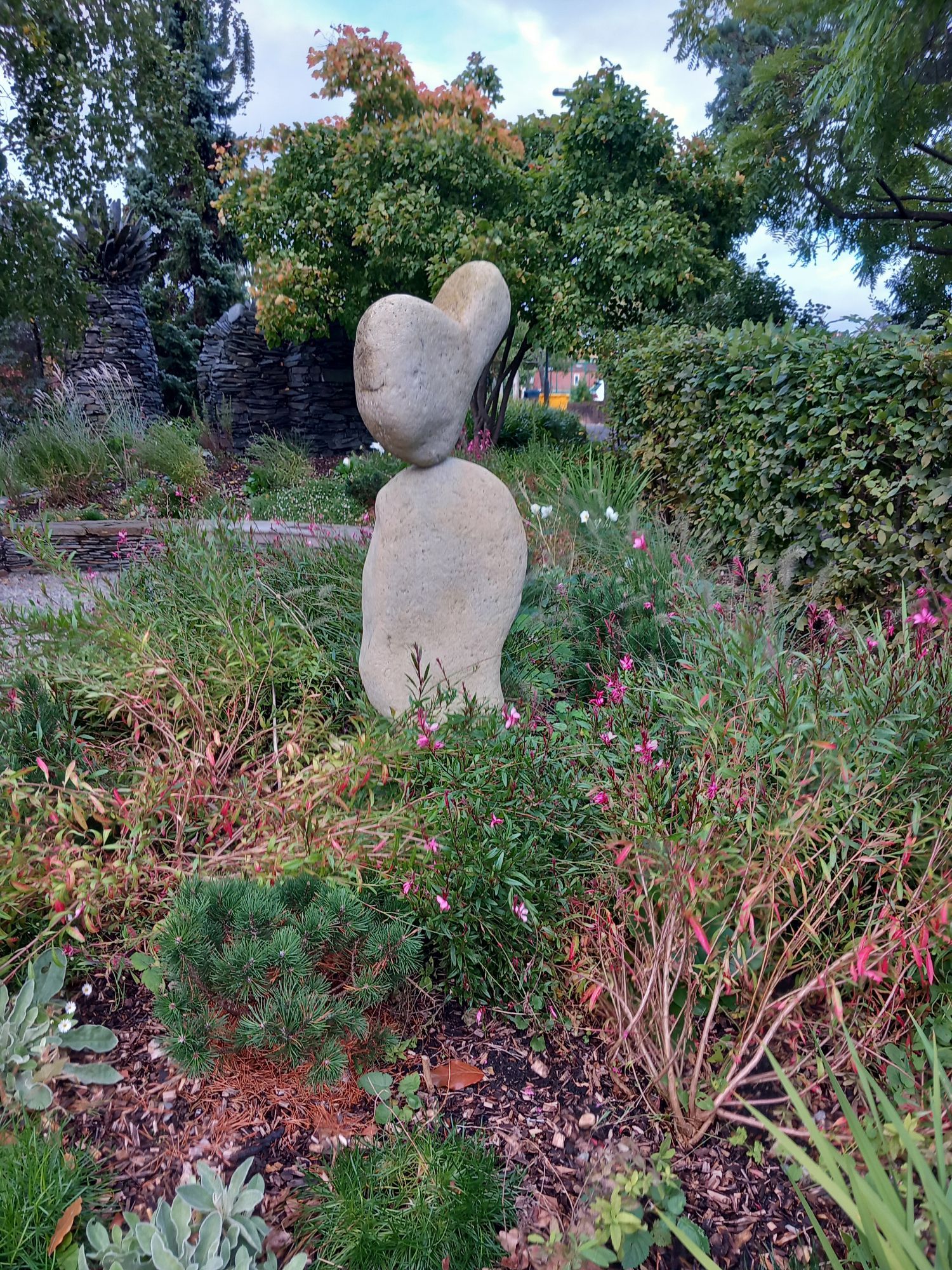 Two balanced rounded rocks looking a bit like a hare