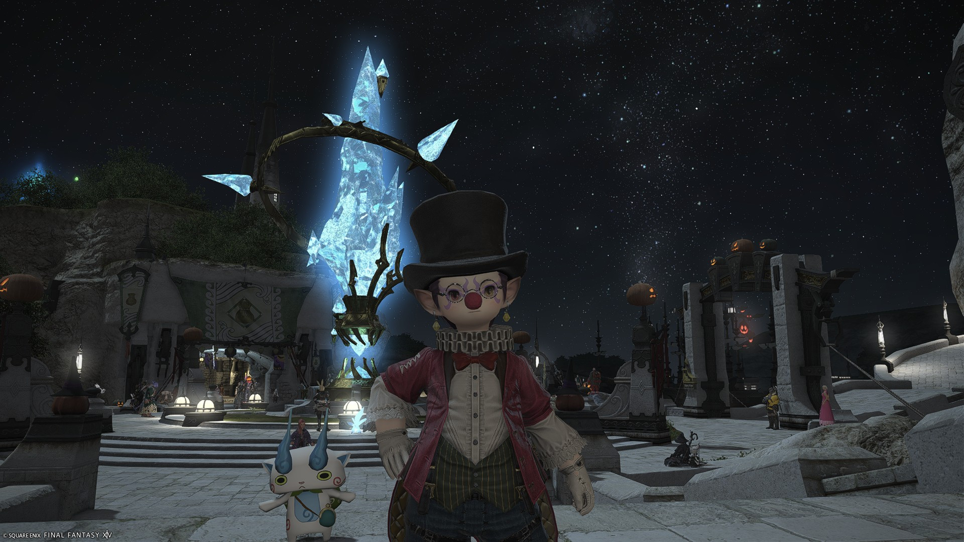 A close-up A lalafell standing in Limnsa Lominsa in Clown Attire with the Yo-kai Komasan behind him.