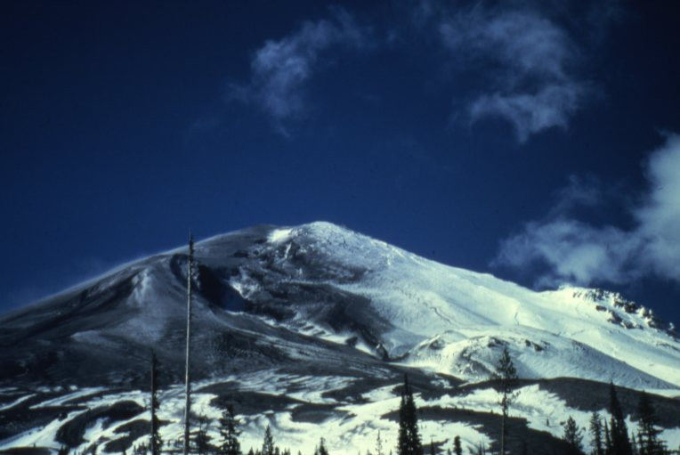 View of north flank of Mount St. Helens from Timberline Viewpoint. Skamania County, Washington. 1980. Fuste/USGS.