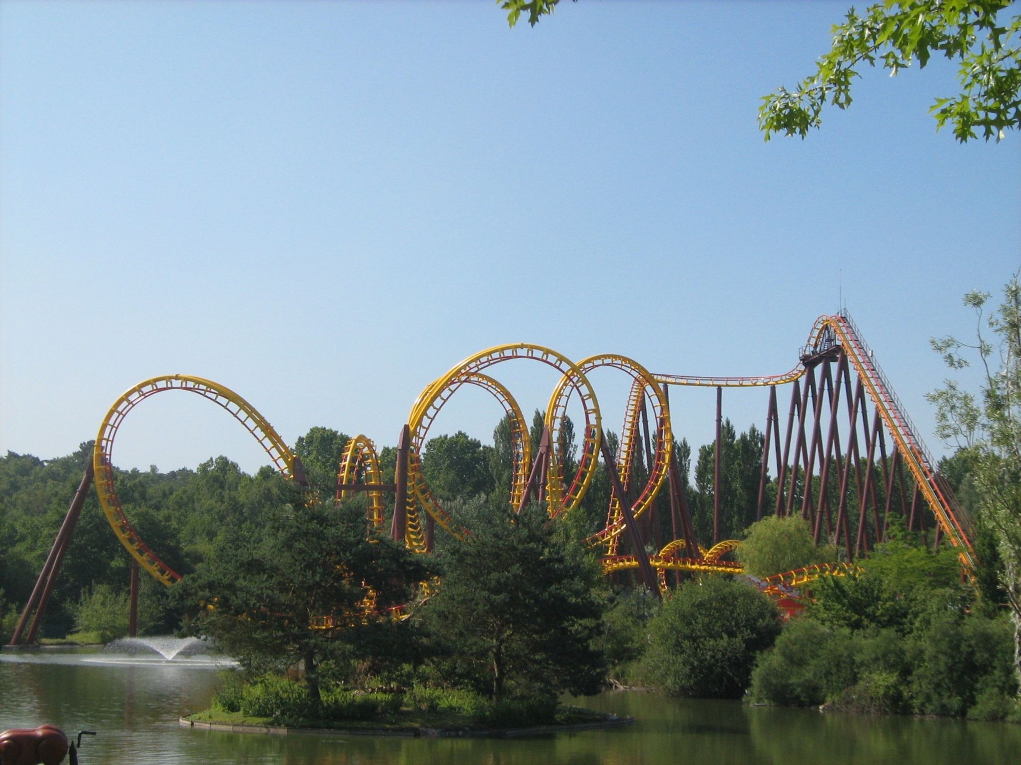 Photo du grand huit Goudurix au Parc Astérix.