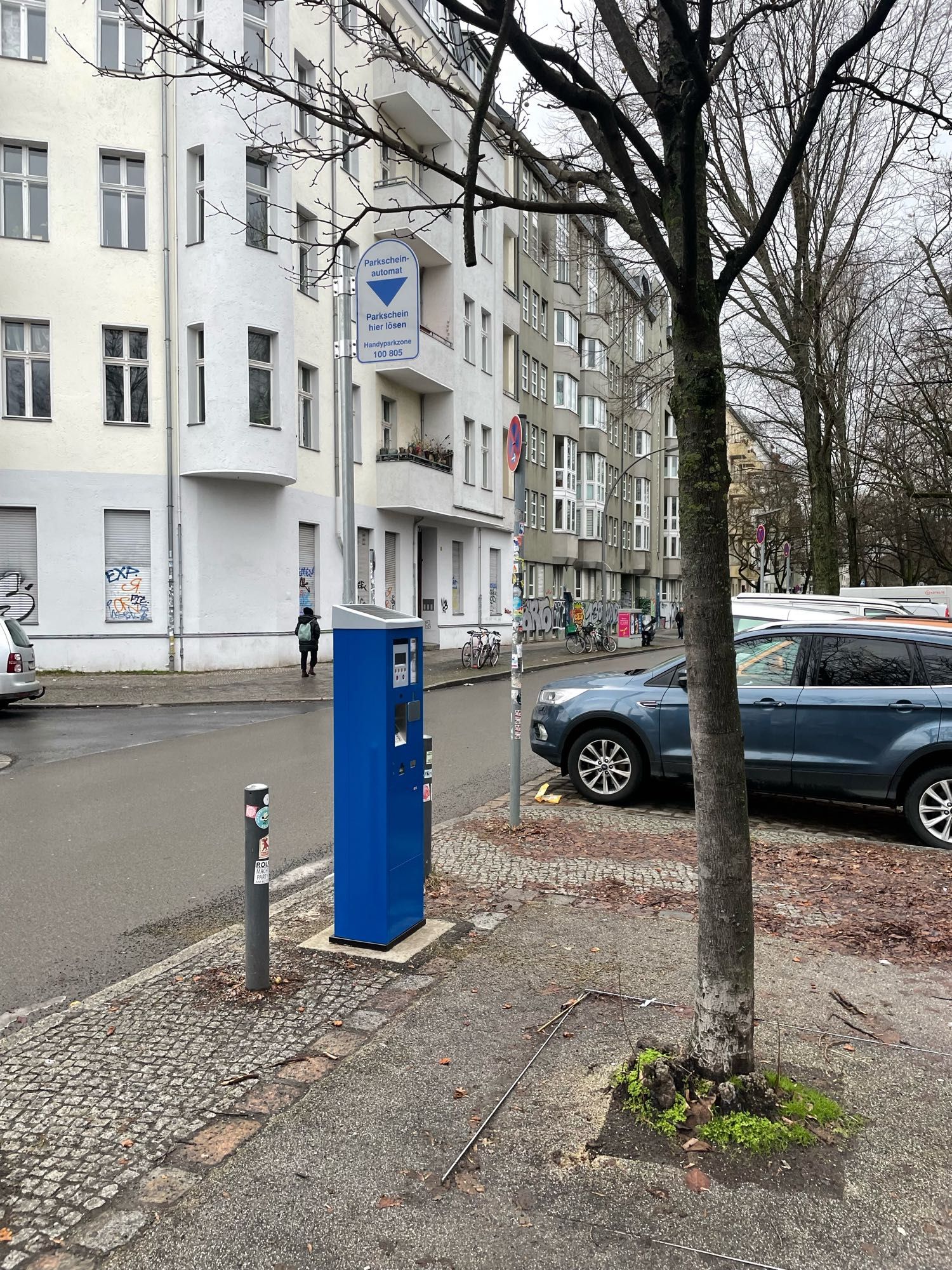 Foto: installierter Parkscheinautomat am Maybachufer, Neukölln.