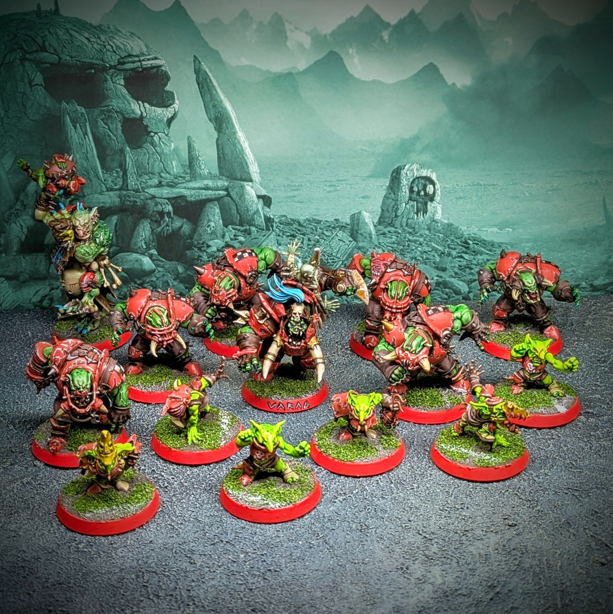 Blood Bowl Orcs team from the Second Season box set, With Varag Ghoul-Chewer and the Troll too! 