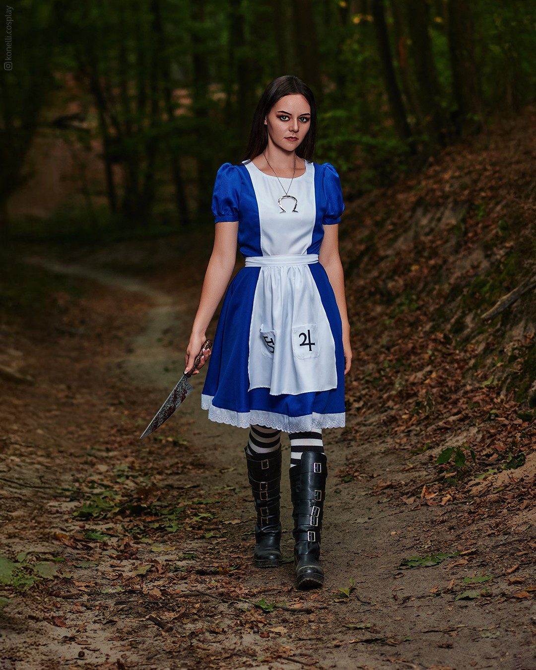 Alice Liddell from Alice: Madness Returns videogame cosplay by Konelli
