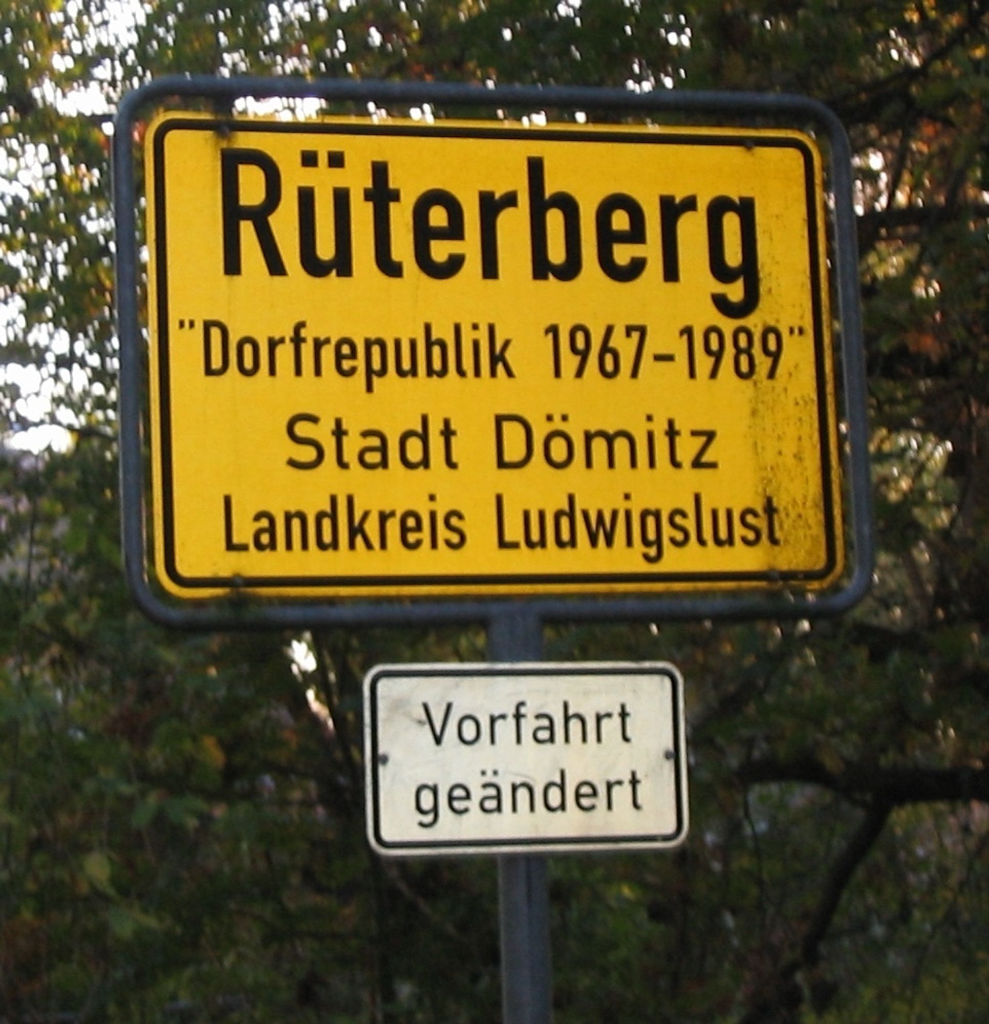 The town sign for Rüterberg.