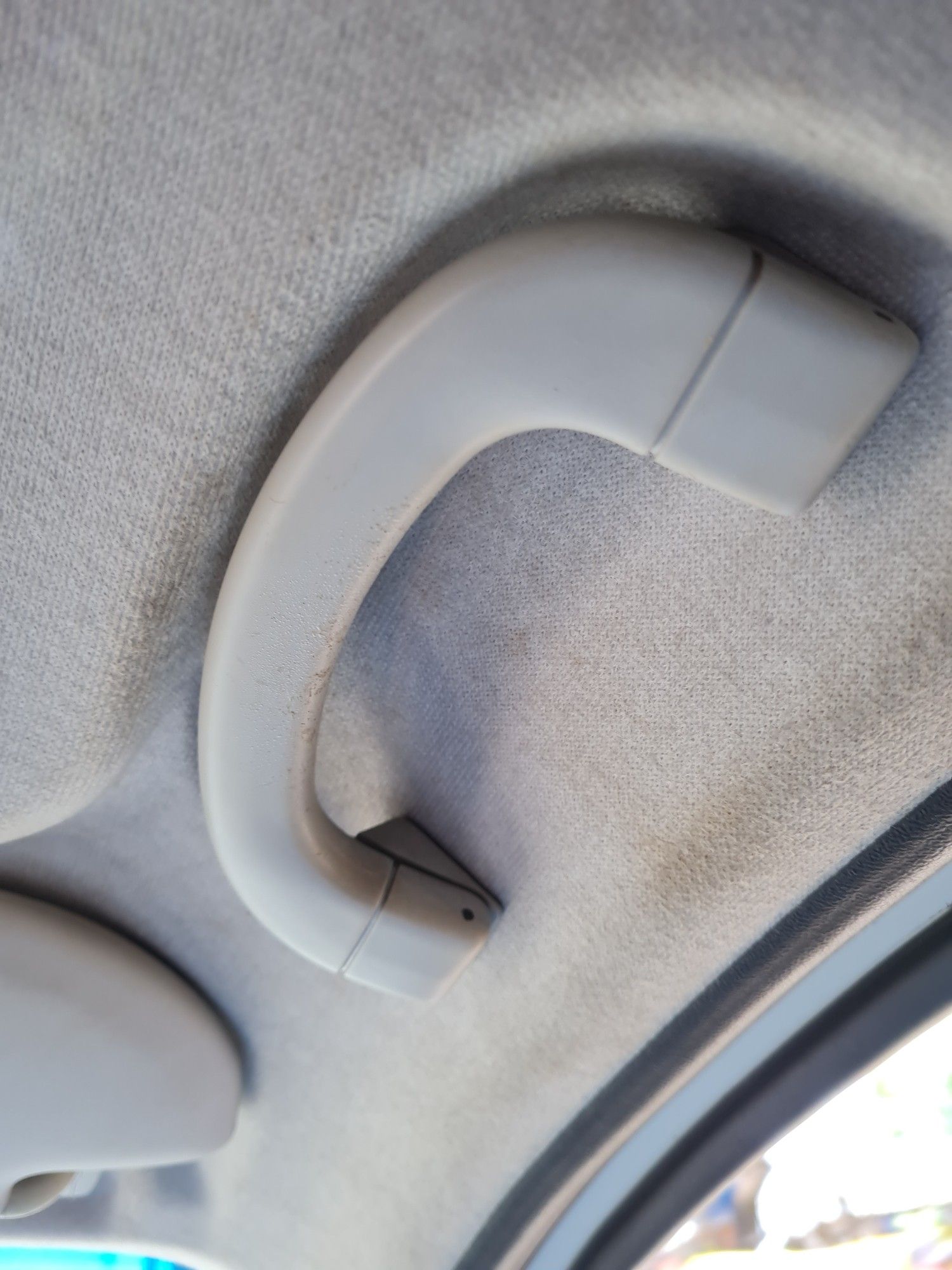 Photo of that handle thingy on the car ceiling above the passenger seat, meant to be pulled when the vehicle suddenly brakes.