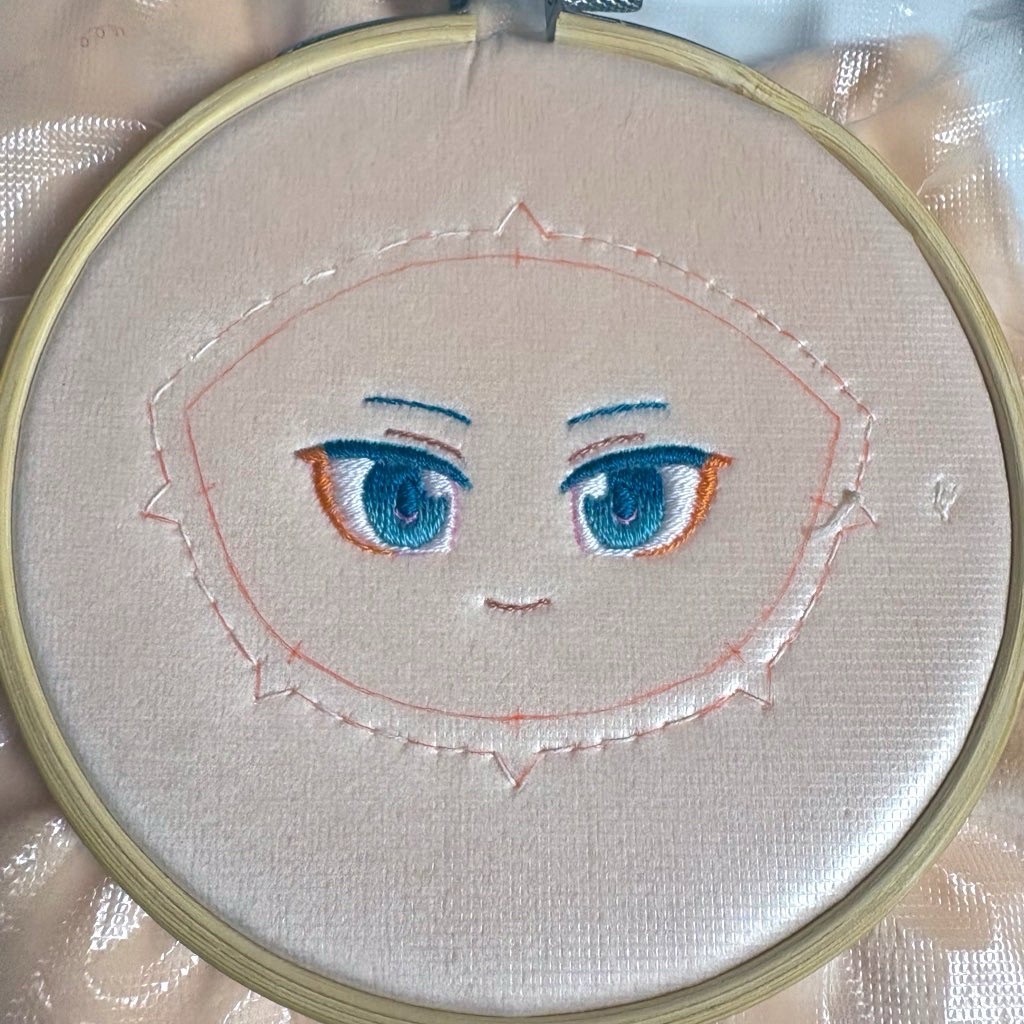 ぬいぐるみの顔の刺繍