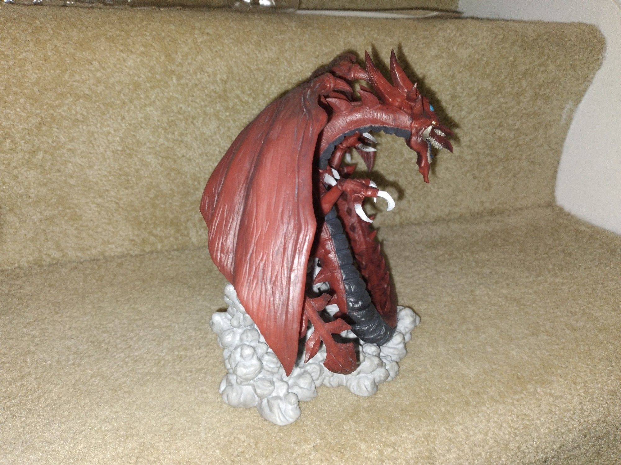 Left side view of the slifer the sky dragon figure