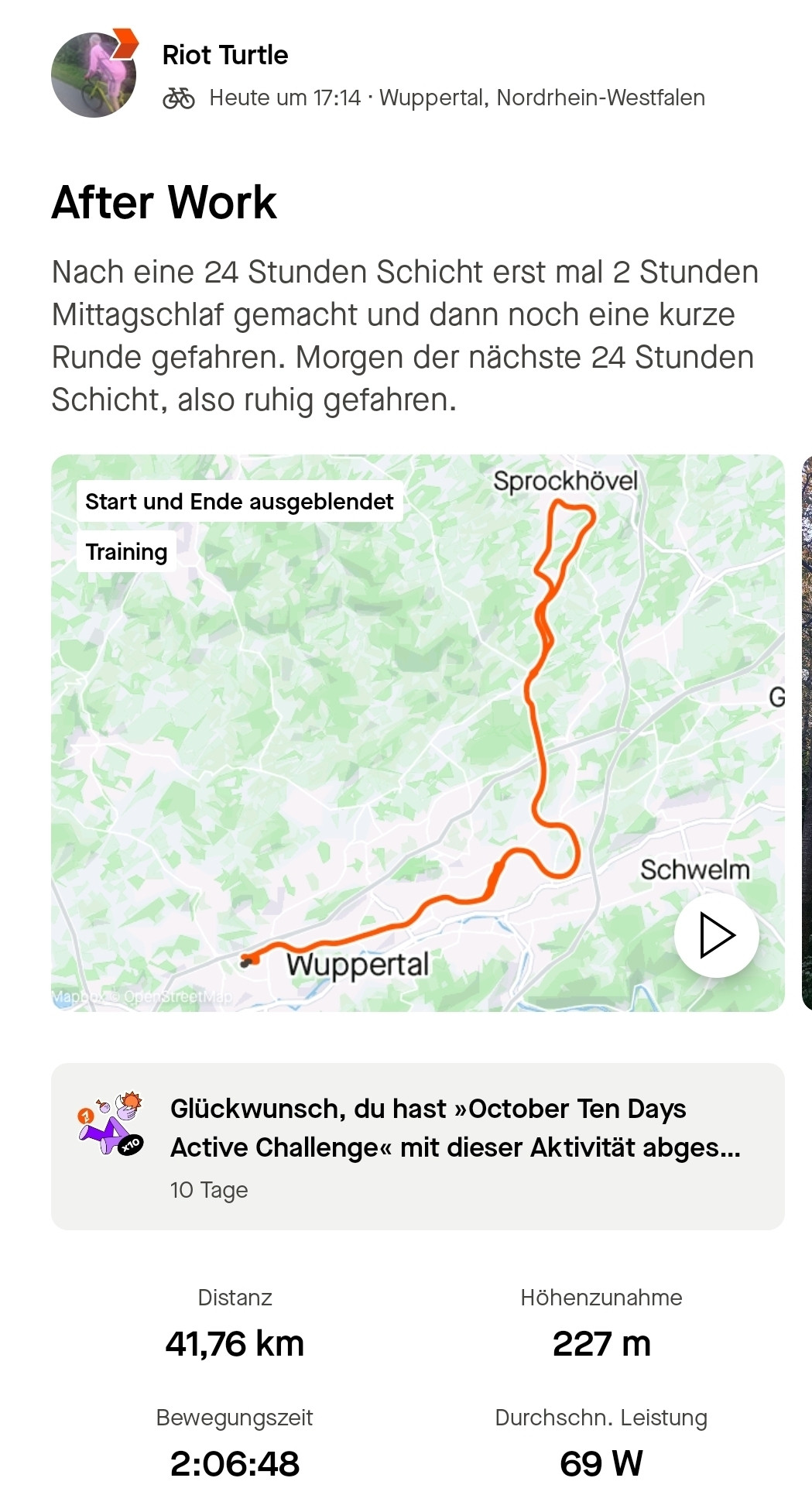 Radkarte. Heute bin ich von Wuppertal Elberfeld über Schee nach Sprockhövel und dann wieder zurück nach Wuppertal Elberfeld gefahren. Text auf dem Bild: "After Work. Nach eine 24 Stunden Schicht erst mal 2 Stunden Mittagschlaf gemacht und dann noch eine kurze Runde gefahren. Morgen der nächste 24 Stunden Schicht, also ruhig gefahren." Distanz: 41,76 Kilometer. Höhenzunahme: 227 Meter. Bewegungszeit: 2:06:48. Durchschnittliche Leistung: 69 Watt.