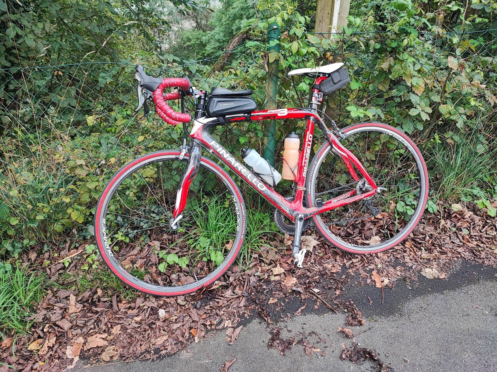 Mein Rot-Schwarzes Pinarello Rennrad auf der Nordbahntrasse.