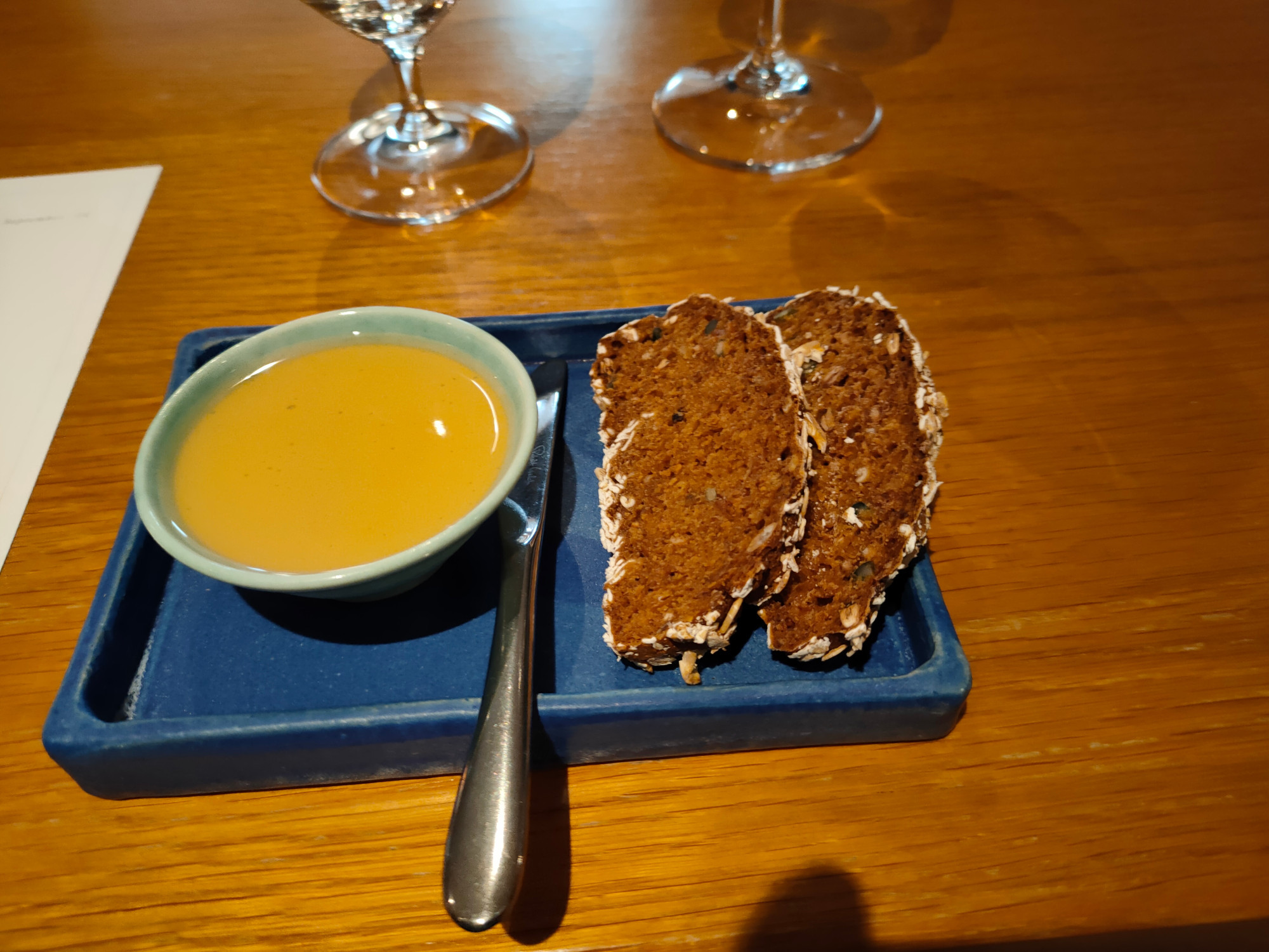 Mussel pâté with cider jelly on top, served with treacle soda bread. Wifey isn't usually keen on mussels because they remind her too much of female anatomy but she loved this dish. I thought it was good but possibly a little bland.