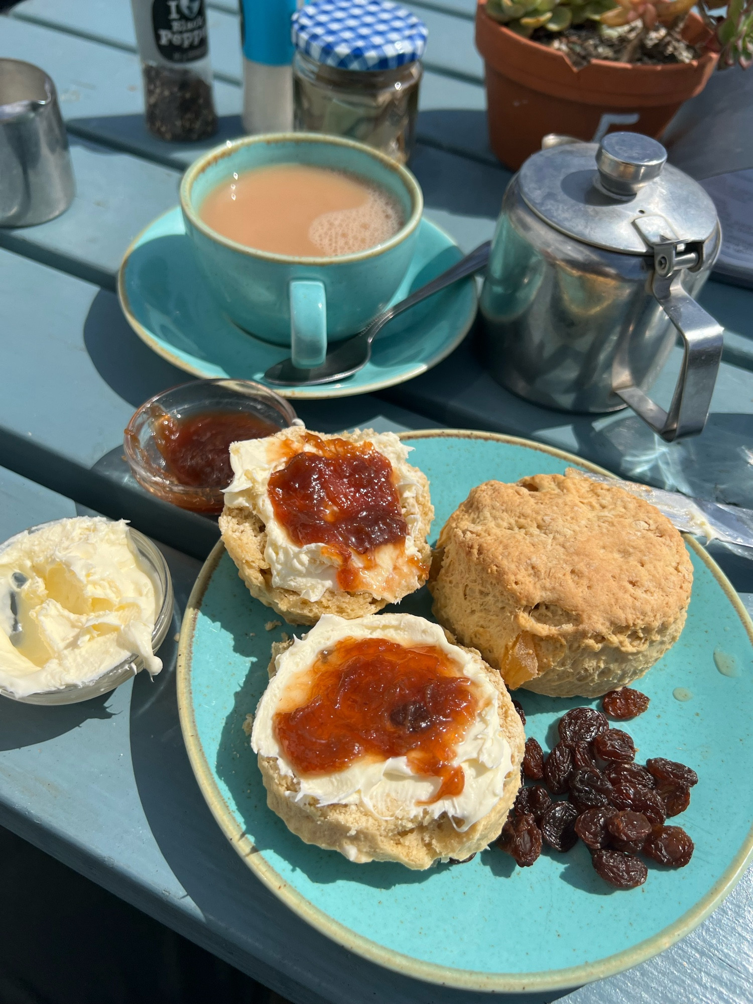 Cornish ginger cream tea - cream first. (The currants aren’t part of it.)