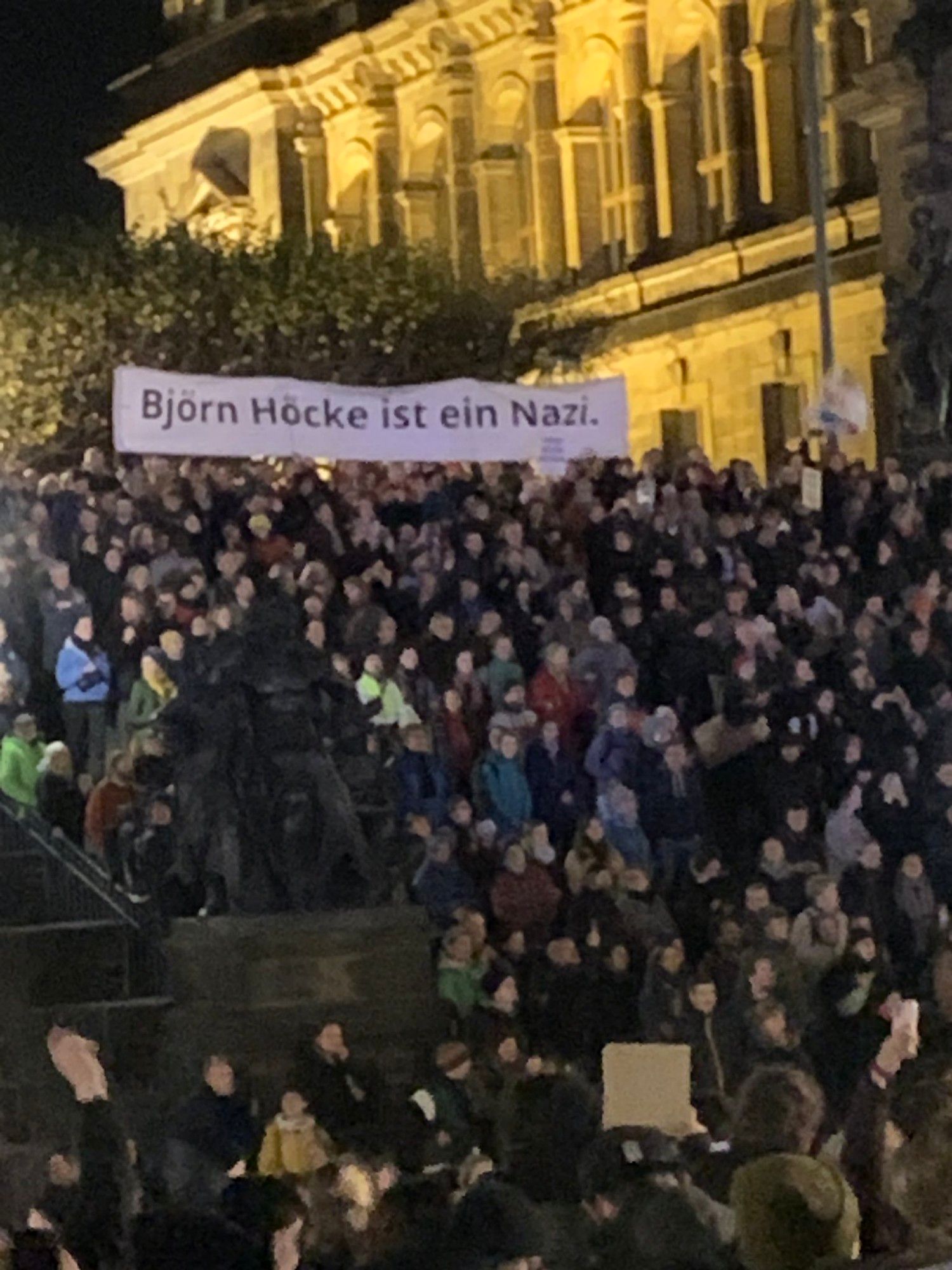 Protest in Dresden gegen Höcke.