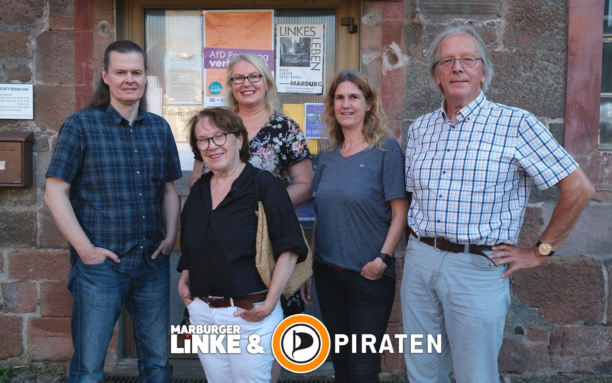 🌟 Willkommen auf der offiziellen Seite der Stadtfraktion MarburgerLinke & Piraten! 🌟

Das Team von Links nach Rechts: Dr. Michael Weber, Anja Kerstin Meier-Lercher, Tanja Bauder-Wöhr, Roland Böhm und Inge Sturm (vorne).

#MarburgerLinke #Piraten #Marburg #Politik