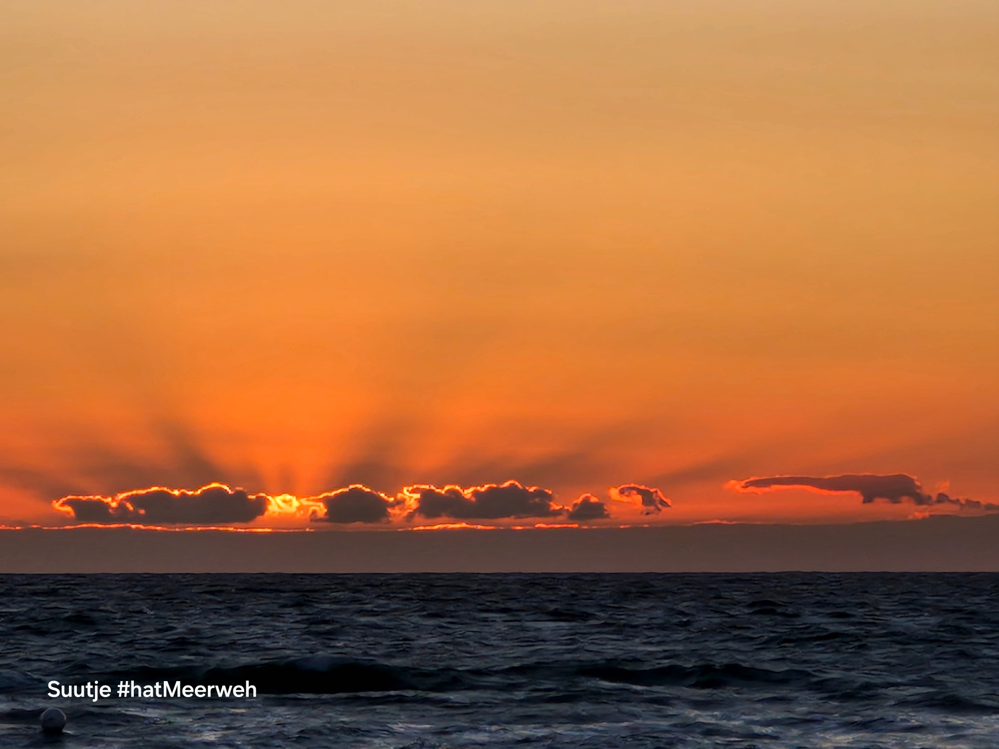 Ein wunderschöner Sonnenuntergang am Strand von Nienhagen 