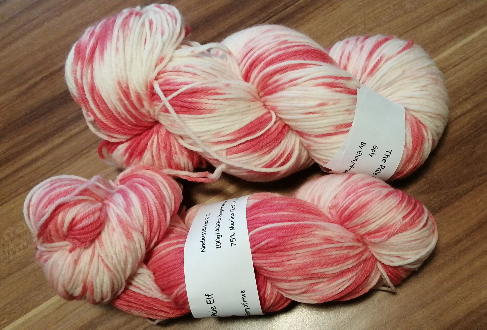 handdyed yarn in red and white