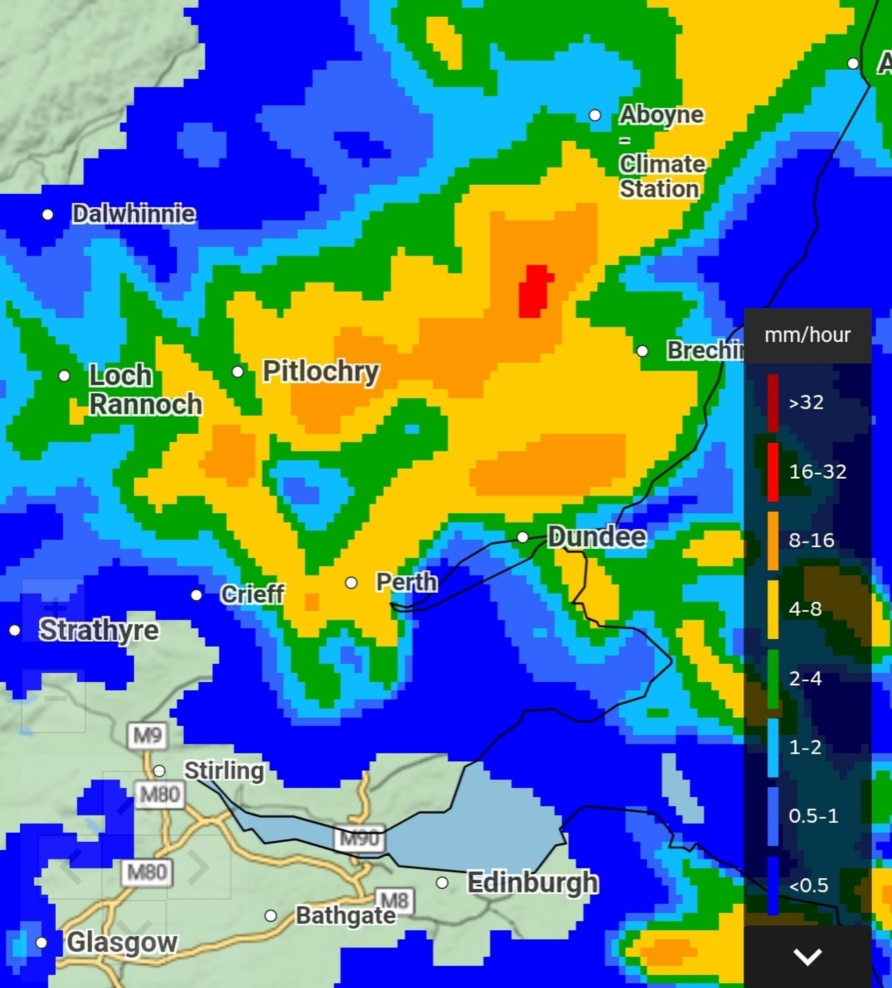 East of scotland weather map with a hotspot of more than 32mm of rain just north of dundee.