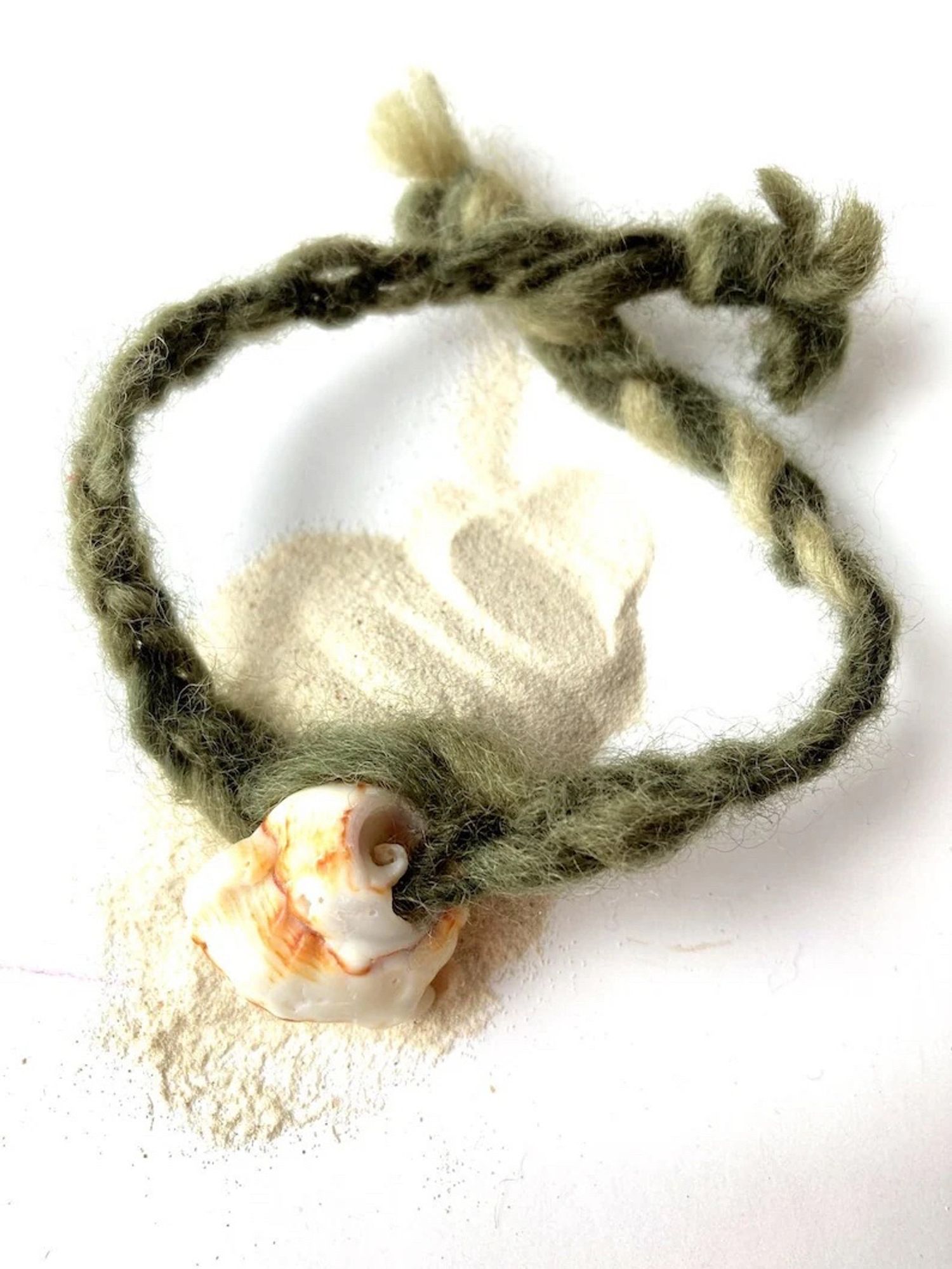 Pure new wool kaki bracelet with natural shell