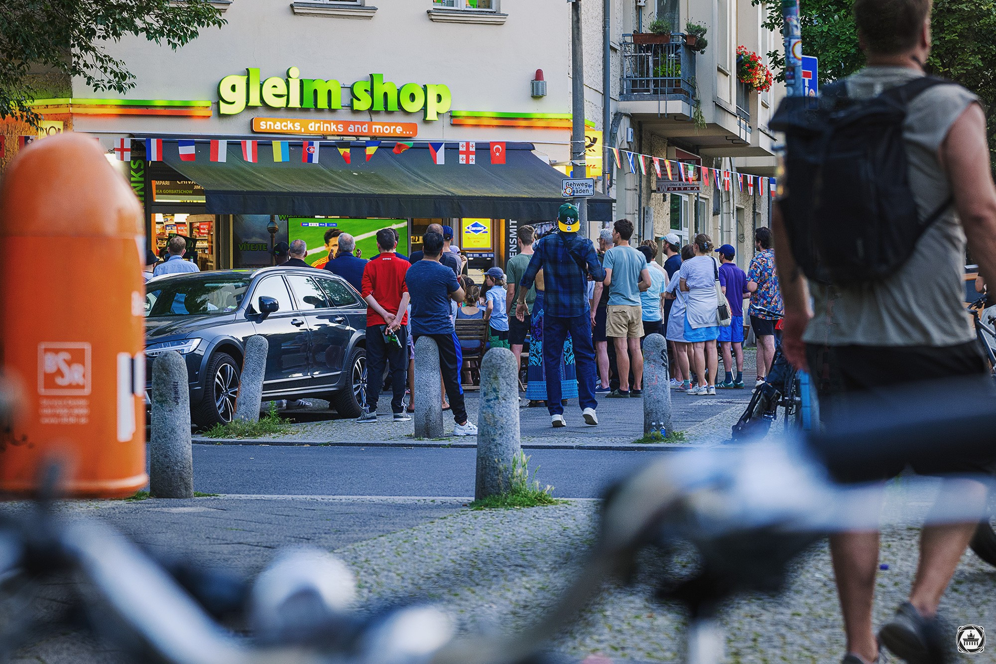 Streetlife at the moment of the 0:1 for France.

#ESPFRA #EM2024 #Berlin