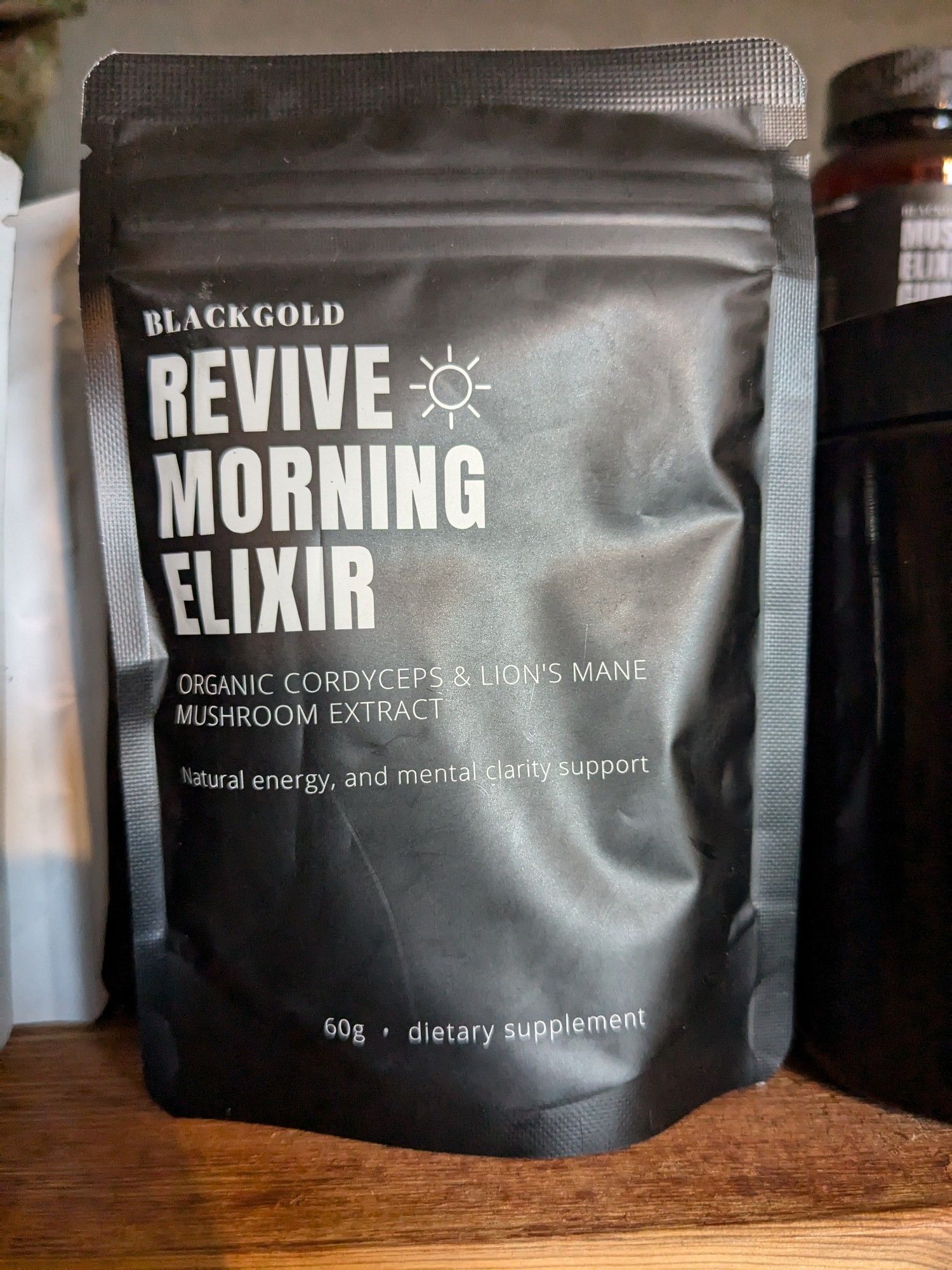 BLACKGOLD

REVIVE MORNING ELIXIR

ORGANIC CORDYCEPS & LION'S MANE MUSHROOM EXTRACT

Natural energy, and mental clarity support