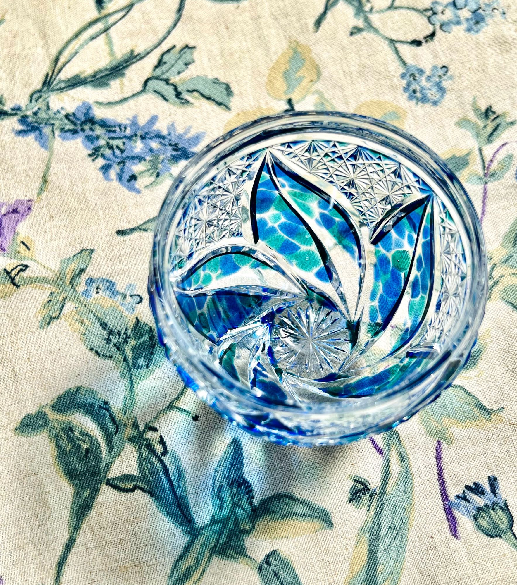 江戸切子  ぐい呑み「Blooming」
edokiriko
cut glass
中宮涼子