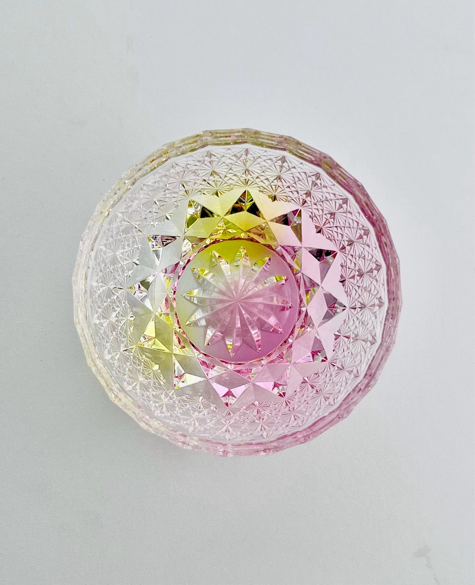 江戸切子 小鉢 「陽華」
edokiriko
cut glass
中宮涼子