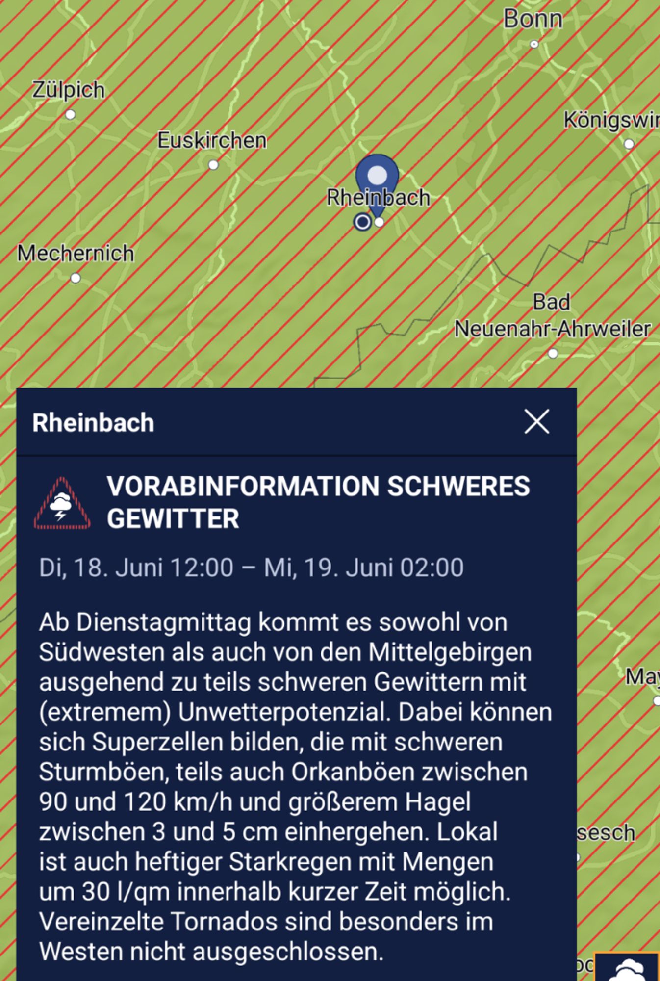 Karte mit Vorabinformation für schweres Gewitter: Ab Dienstagmittag kommt es sowohl von Südwesten als auch von den Mittelgebirgen ausgehend zu teils schweren Gewittern mit (extremem) Unwetterpotenzial. Dabei können sich Superzellen bilden, die mit schweren Sturmböen, teils auch Orkanböen zwischen 90 und 120 km/h und größerem Hagel zwischen 3 und 5 cm einhergehen. Lokal ist auch heftiger Starkregen mit Mengen um 30 l/qm innerhalb kurzer Zeit möglich. Vereinzelte Tornados sind besonders im Westen nicht ausgeschlossen.