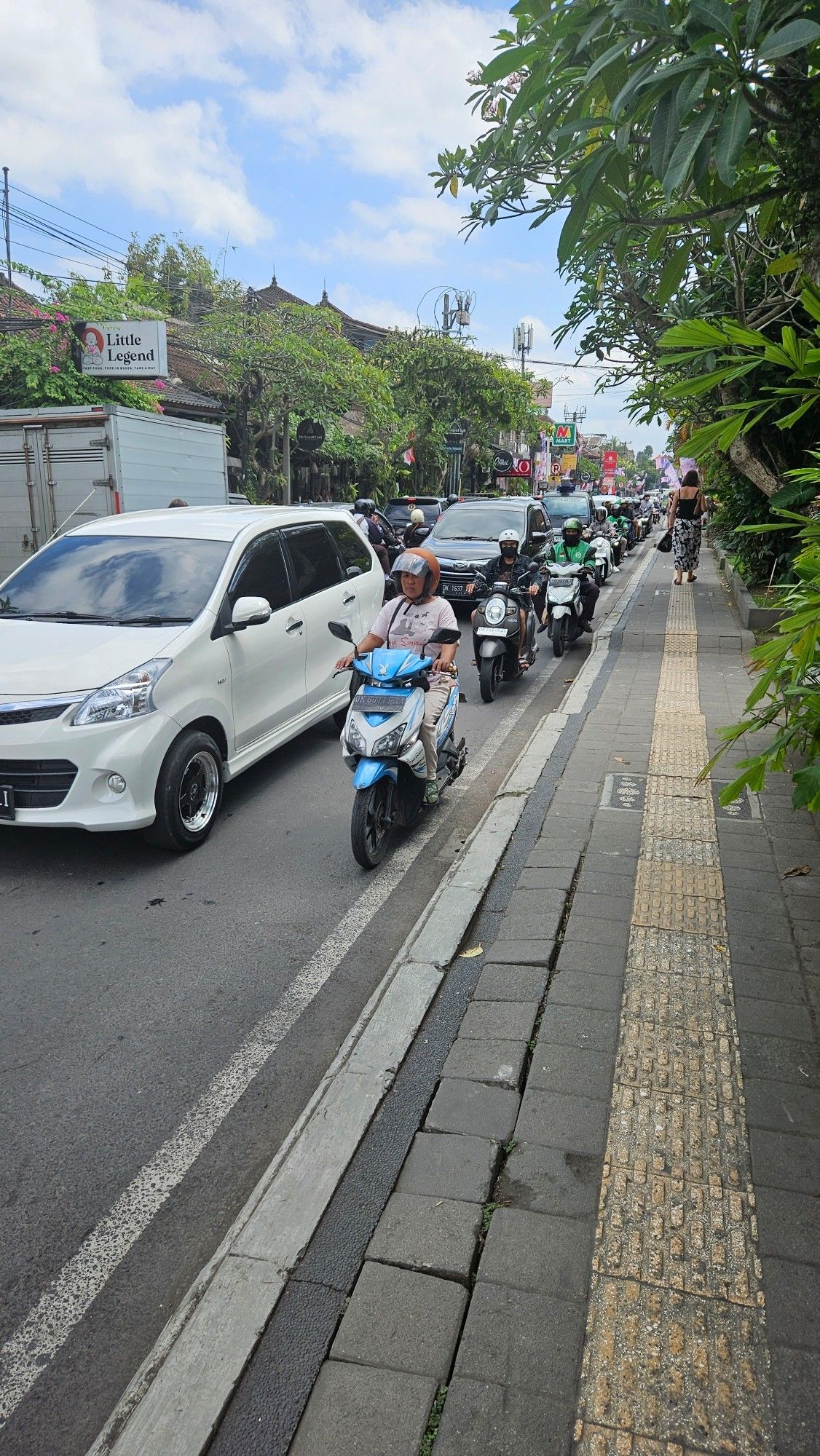 Straße - Autos- Mopeds