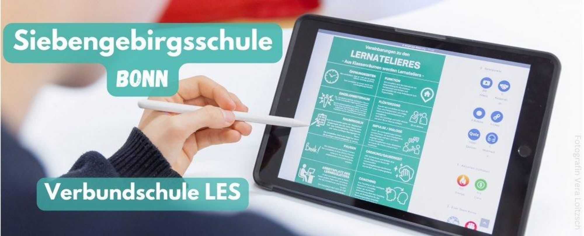 Foto: Es ist ein Tablet mit einer Schulsoftware Fatah zu sehen. Ein Schülerin gibt darauf mit einem Stift gerade etwas ein.