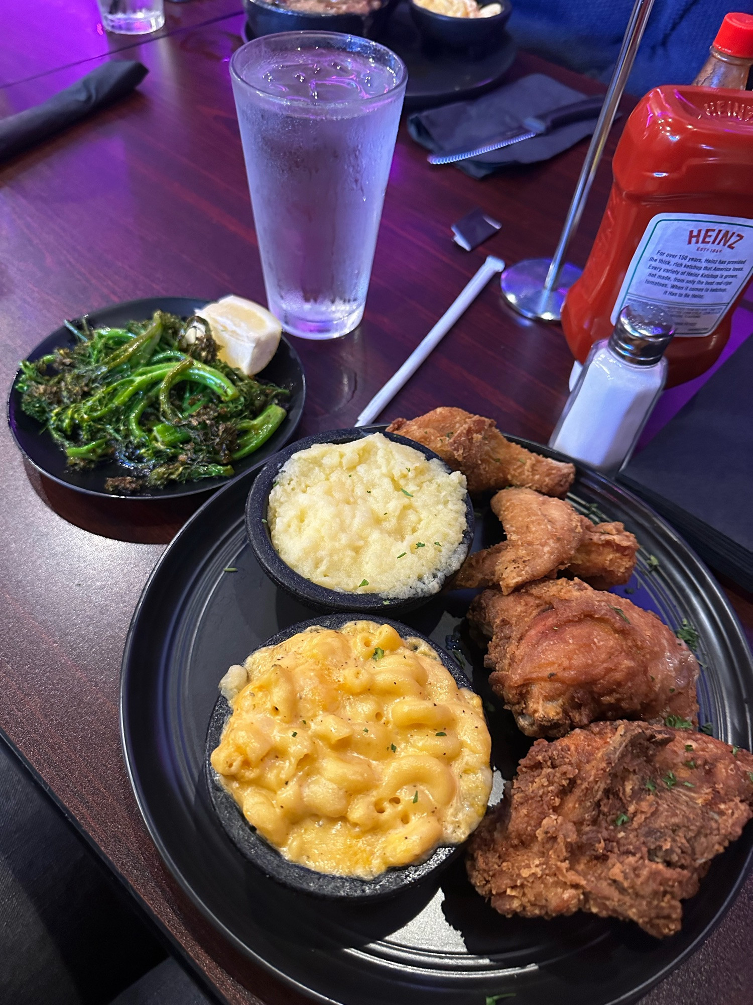 fried chicken, mac n cheese and mashed potatoes