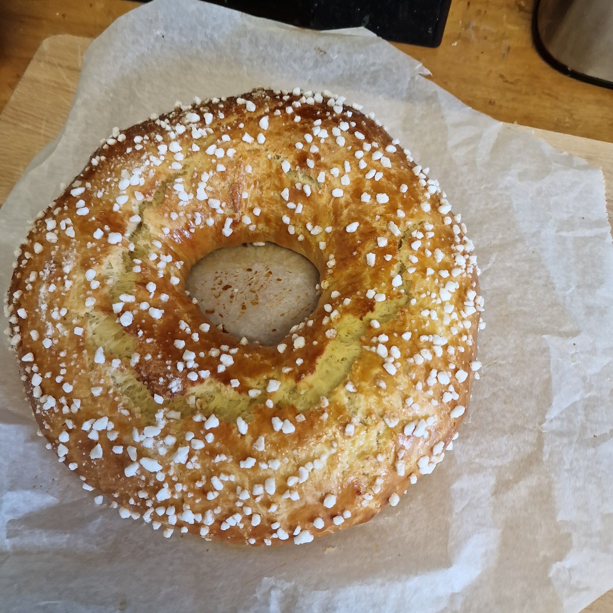 Couronne des rois maison vue de dessus, grains de sucre