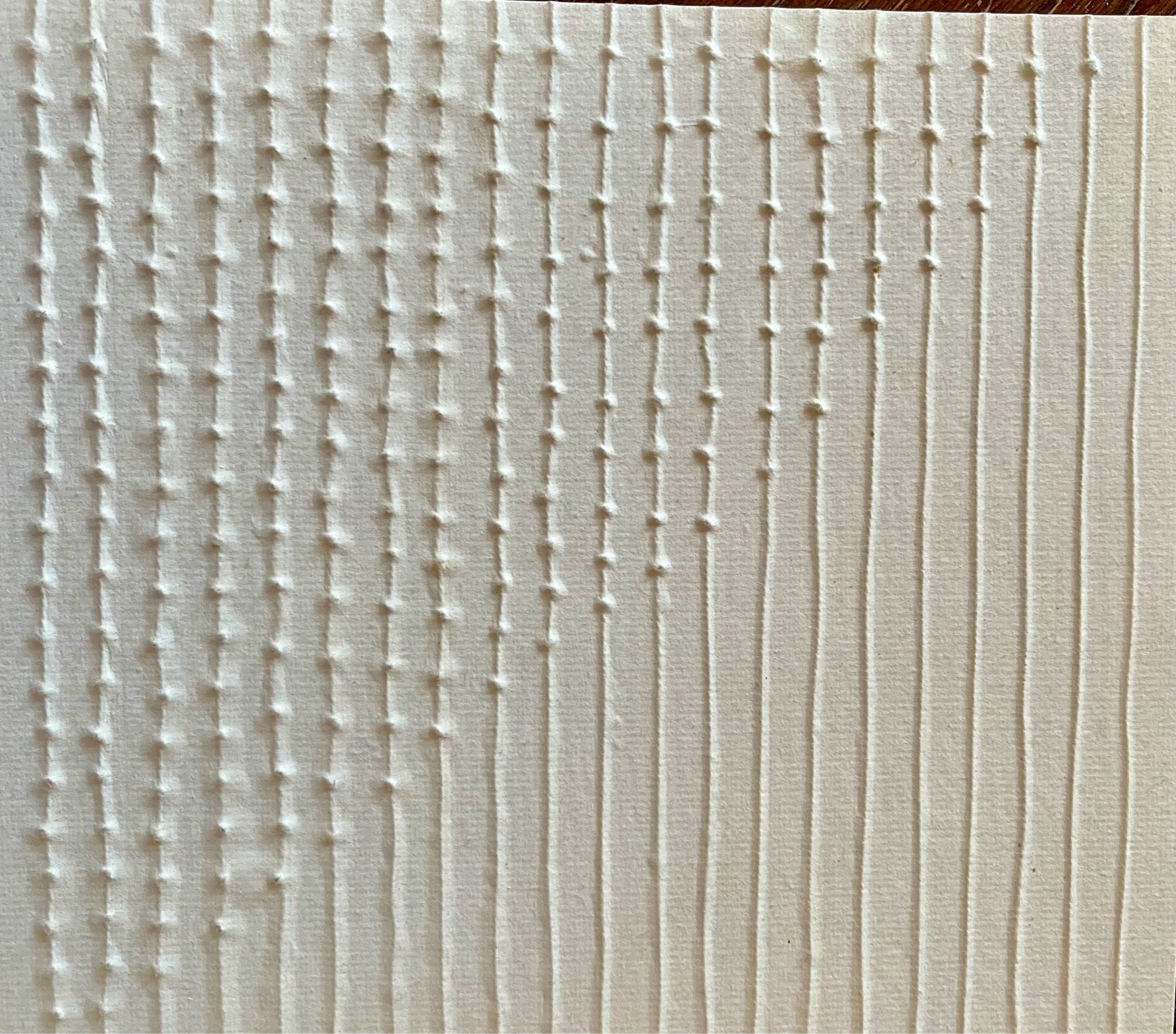 Basrelief: Fäden mit Knoten 
Aus meinem Atelier